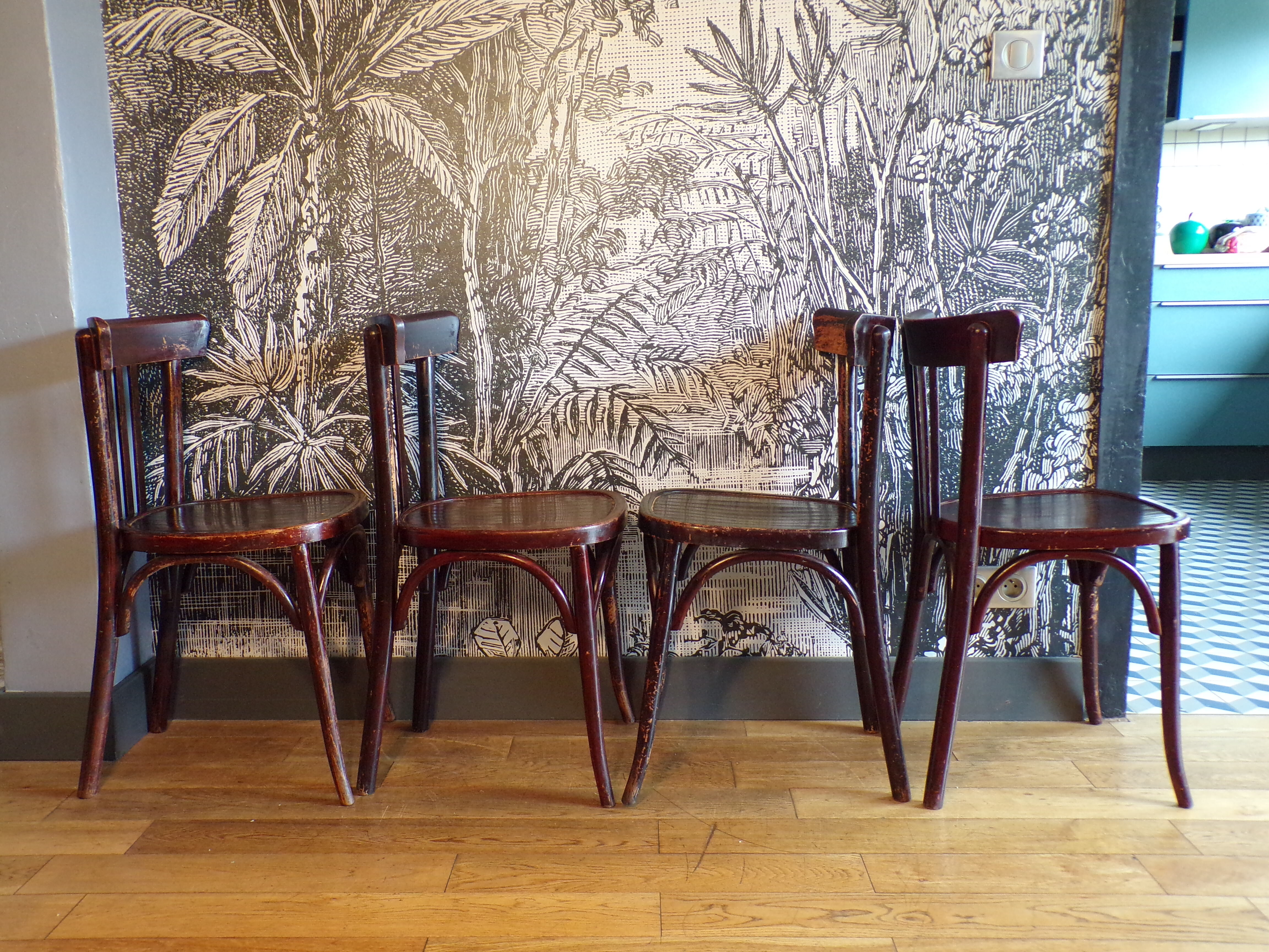 Suite 4 bistro chairs curved wood