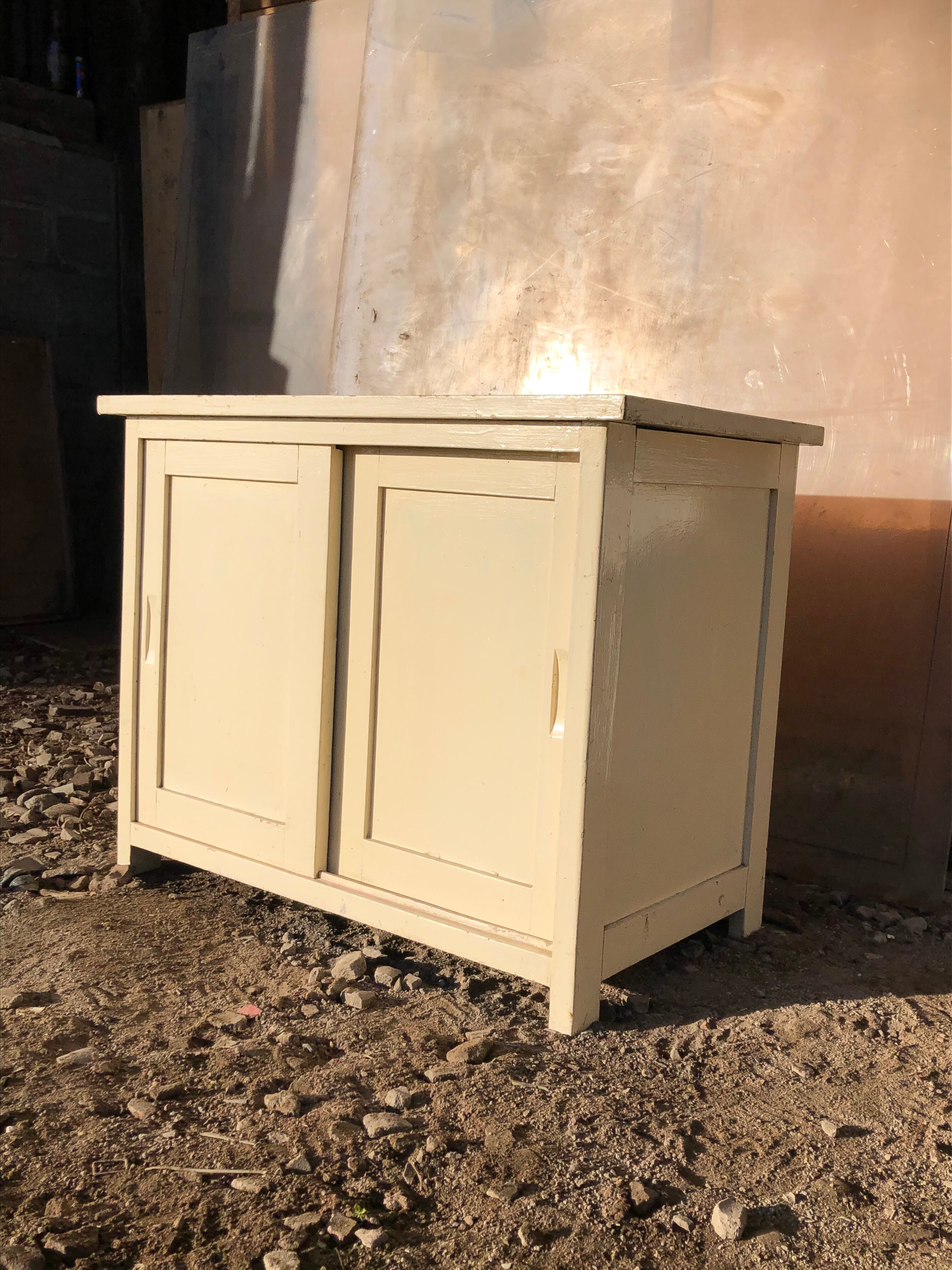 Small parisian buffet 1950