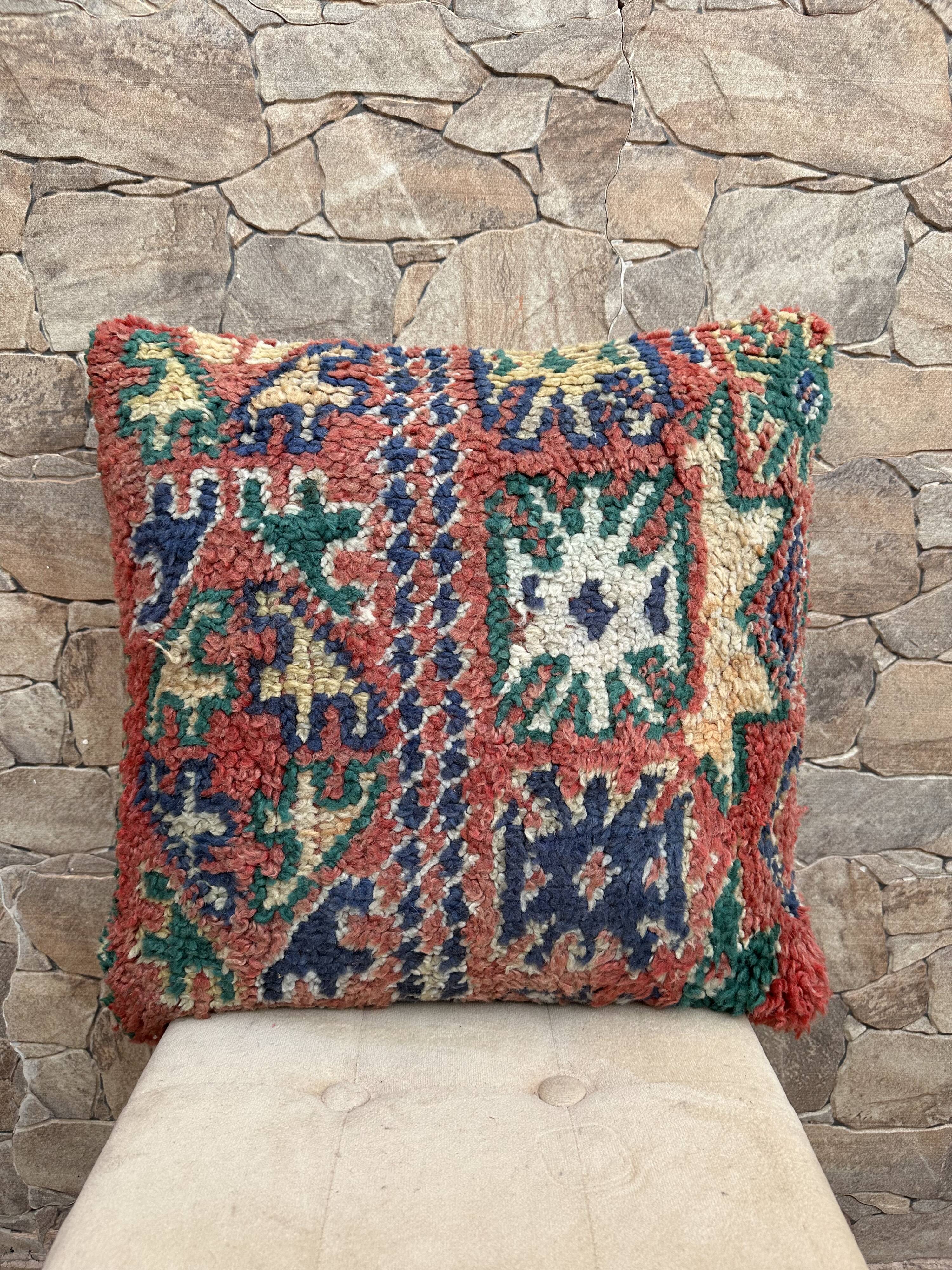 Vintage Berber cushion in purple wool handmade in Morocco