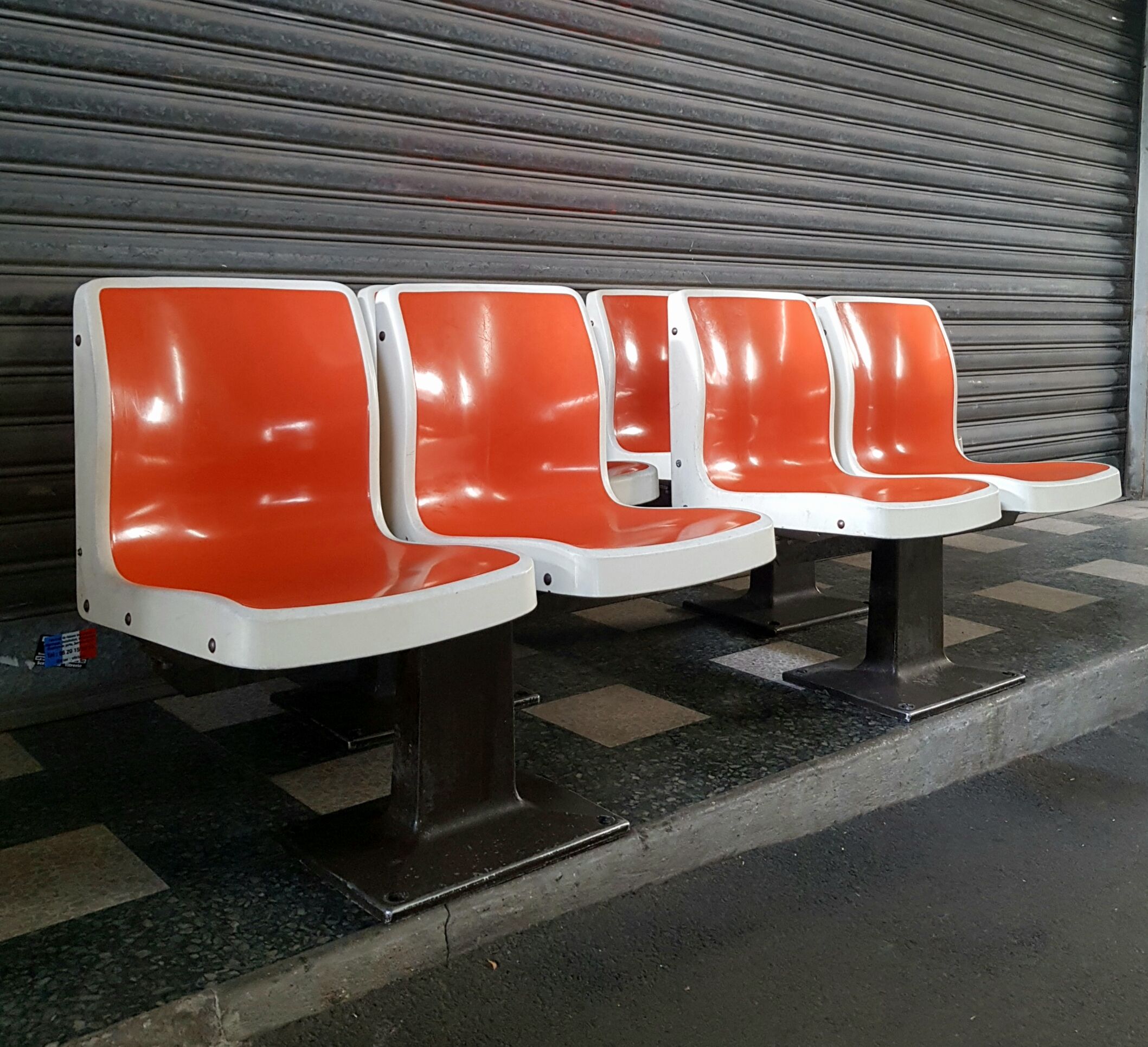 Suite of 4 double vintage bowling seats, 2 seats - brunswick - glass fibre - 1950