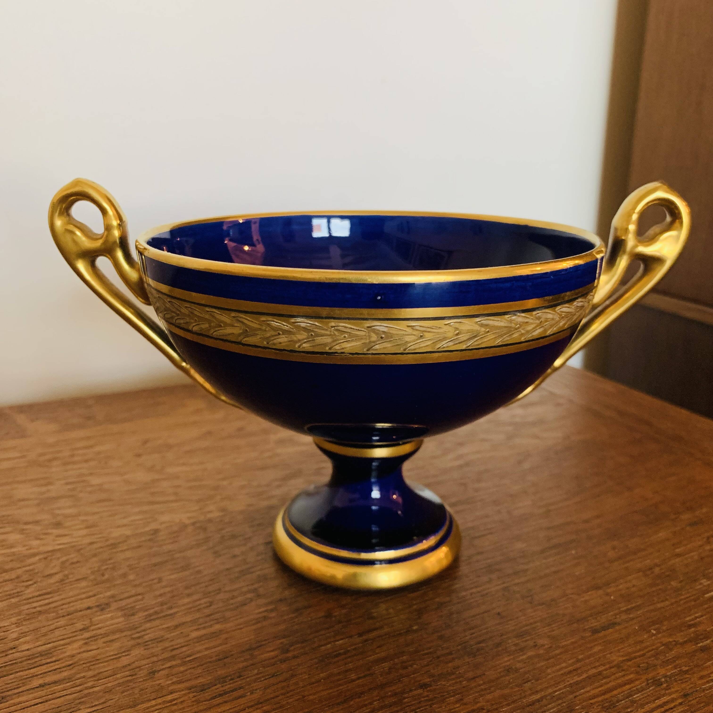 Porcelain cup from Tours Pinon and Jaget