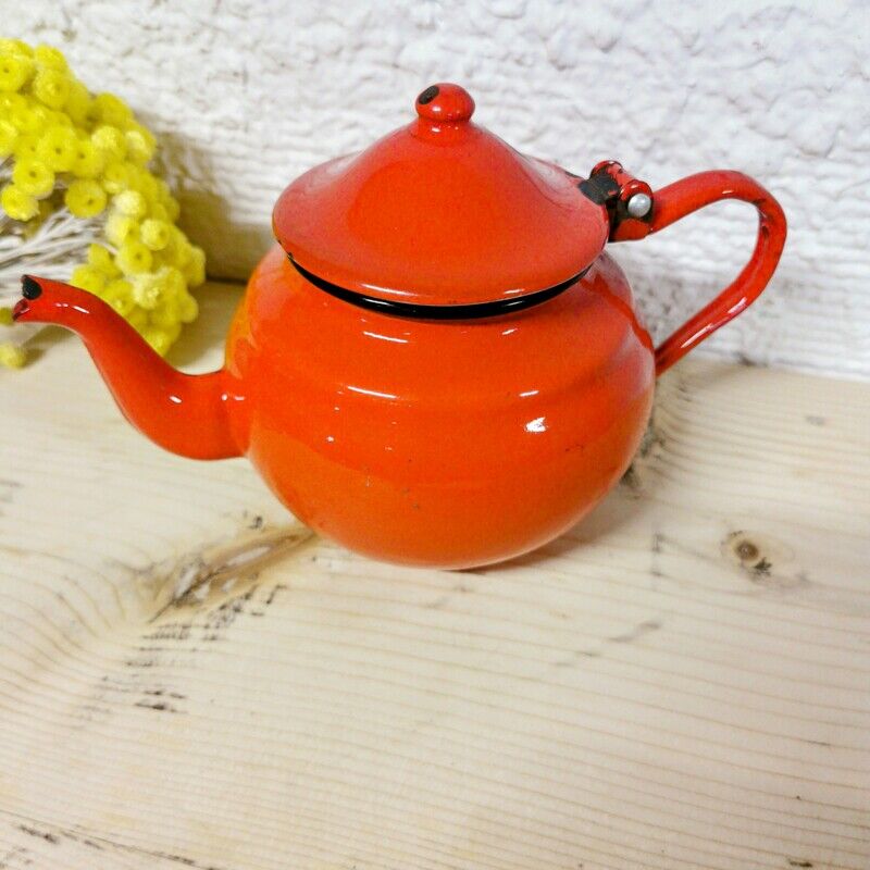 Red enamelled teapot