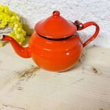 Red enamelled teapot