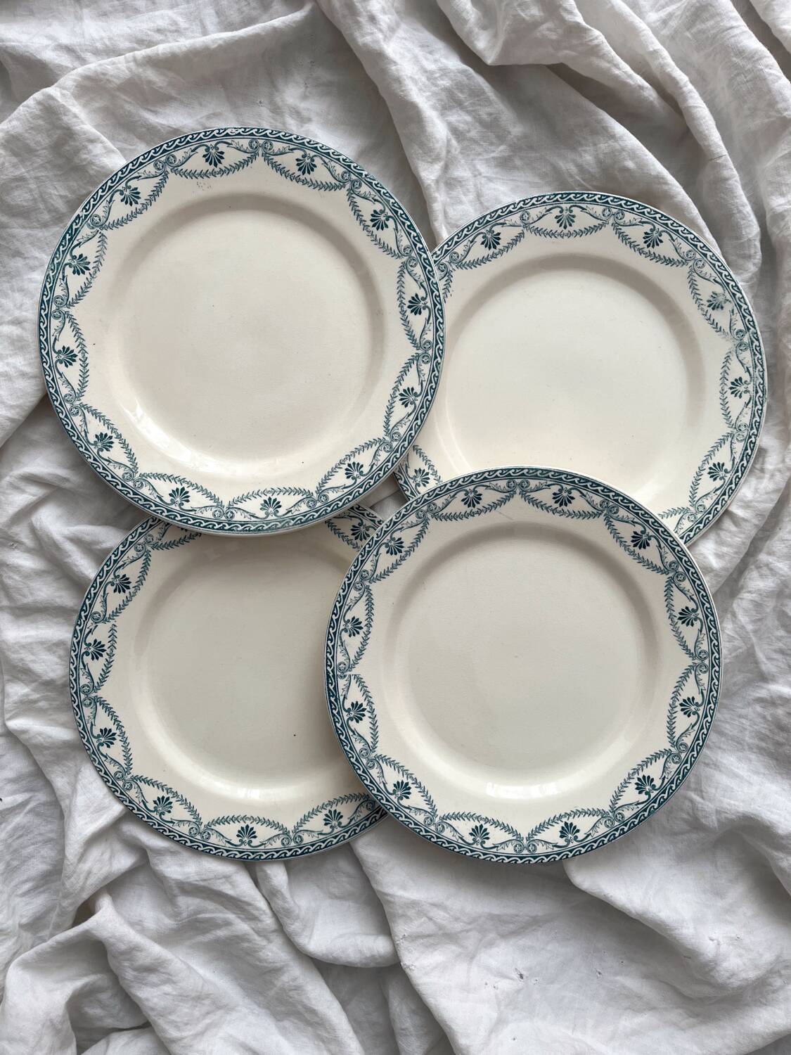 4 flat ironstone plates “Empire” Salins