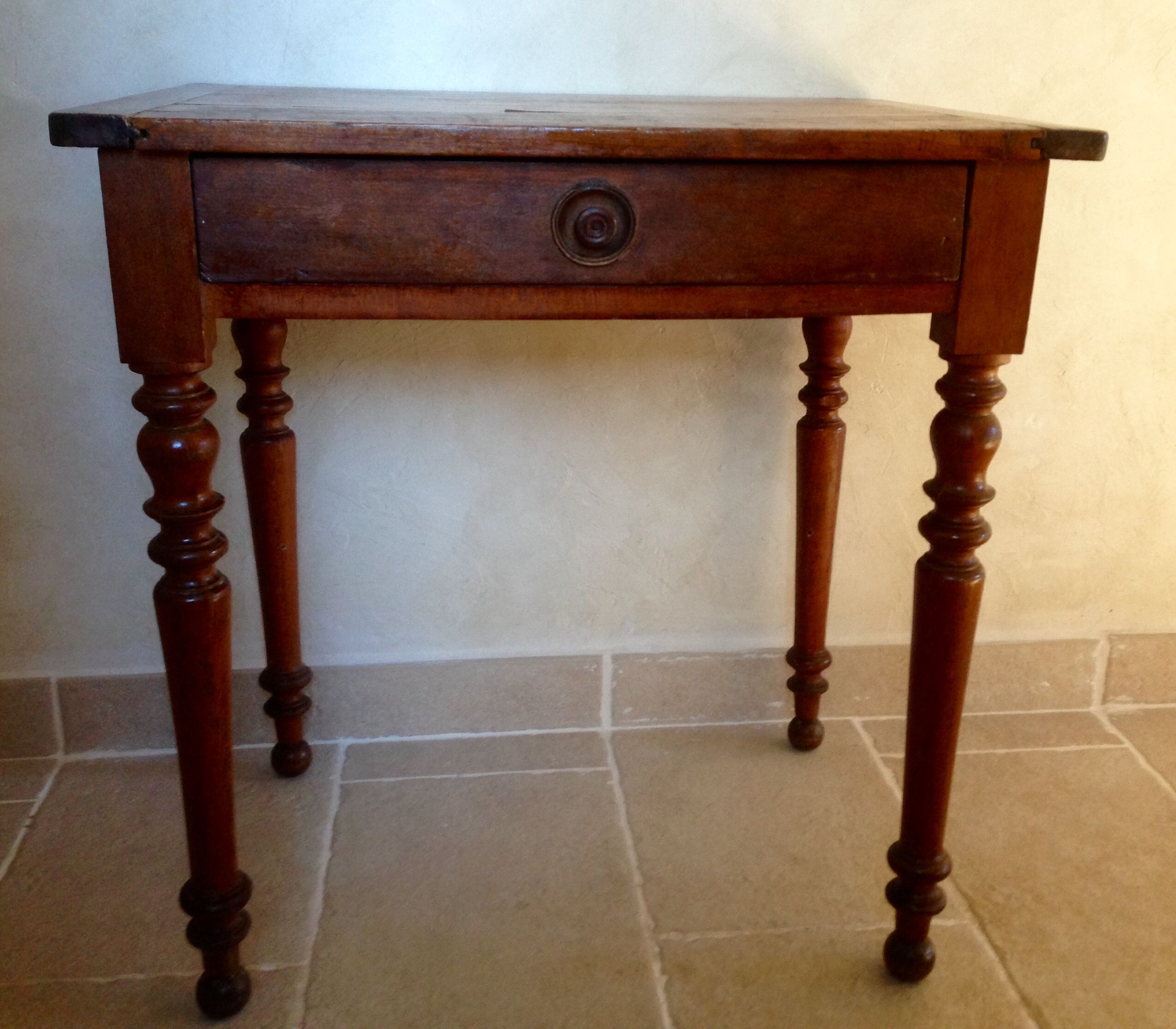 Table d'appoint pieds en bois tourné
