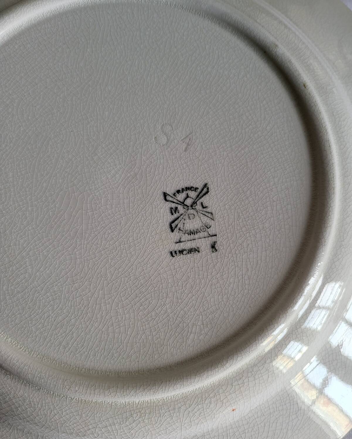 Plat rond en faïence Moulin des Loups & Hamage modèle Lucien