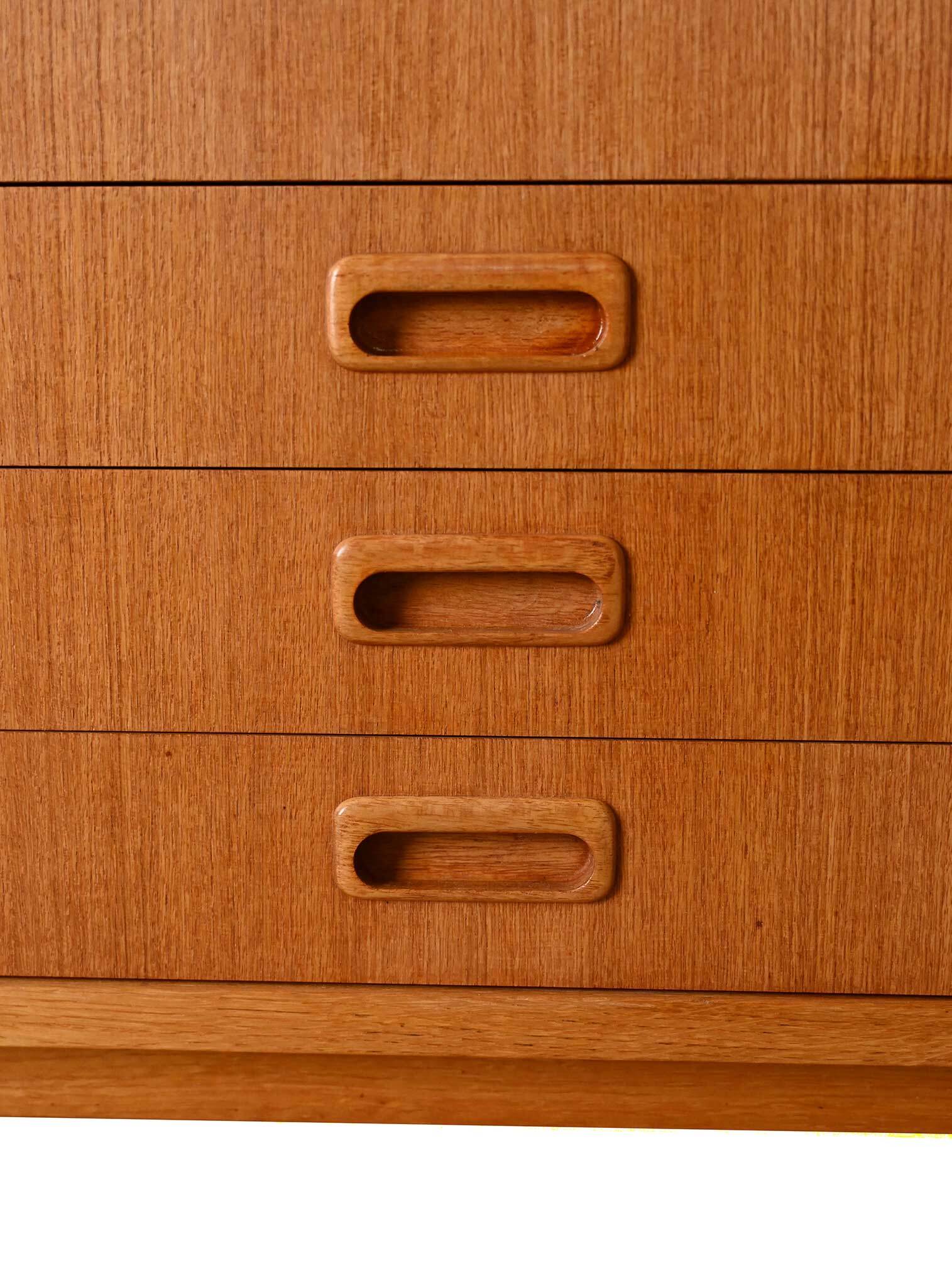 Oak sideboard with drawers