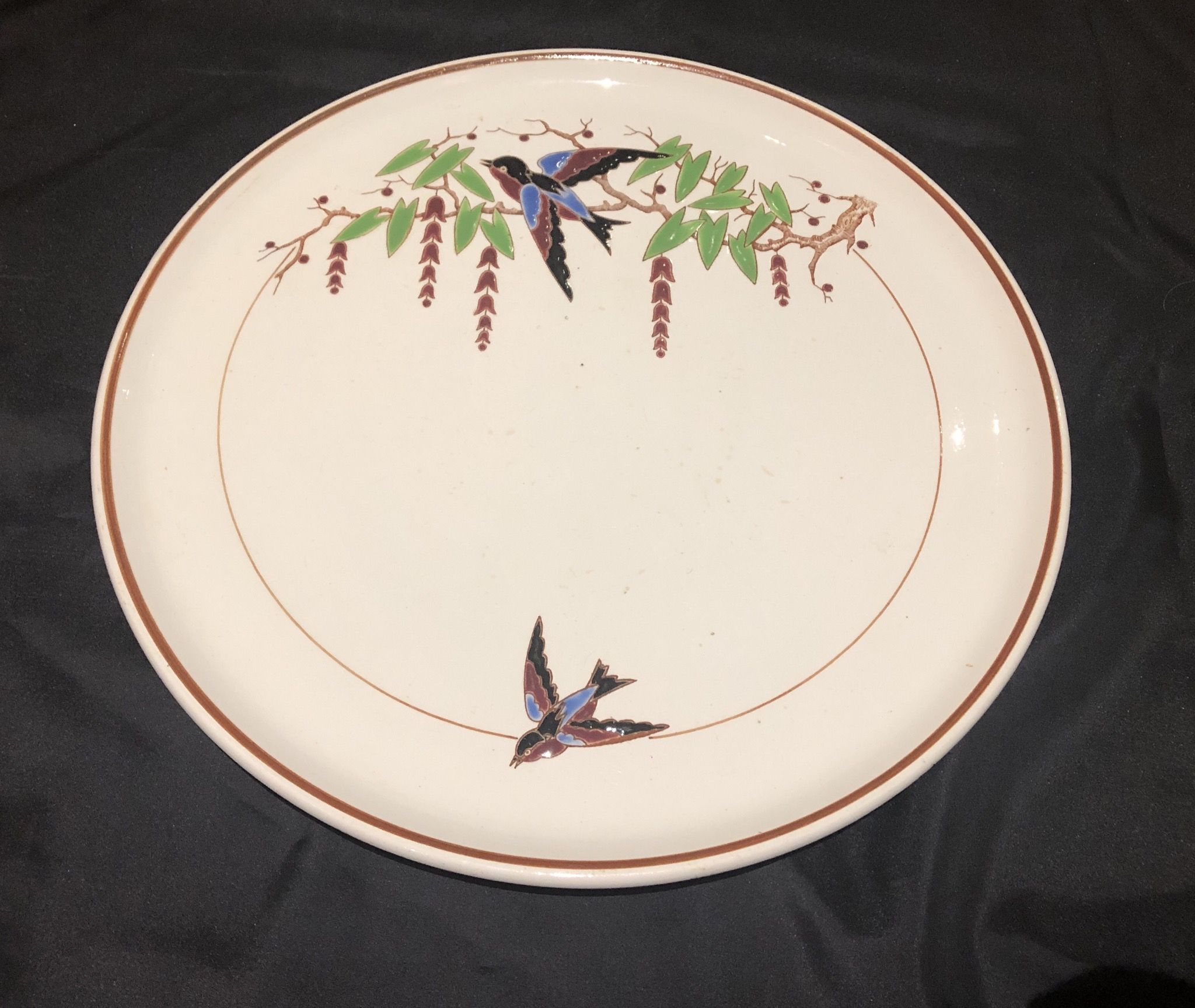 Large dish with decoration of birds