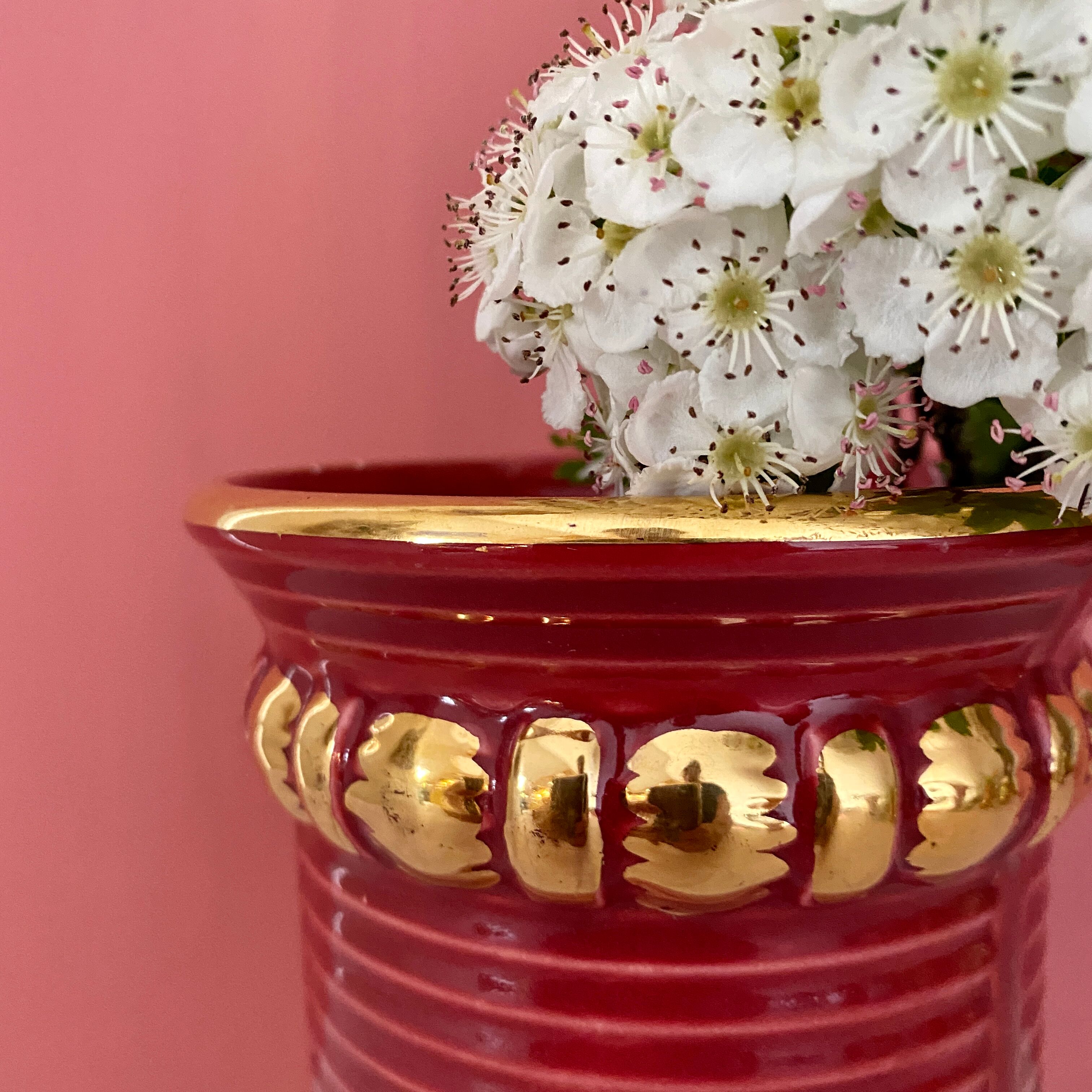 Vase vintage art déco en céramique rouge et dorée