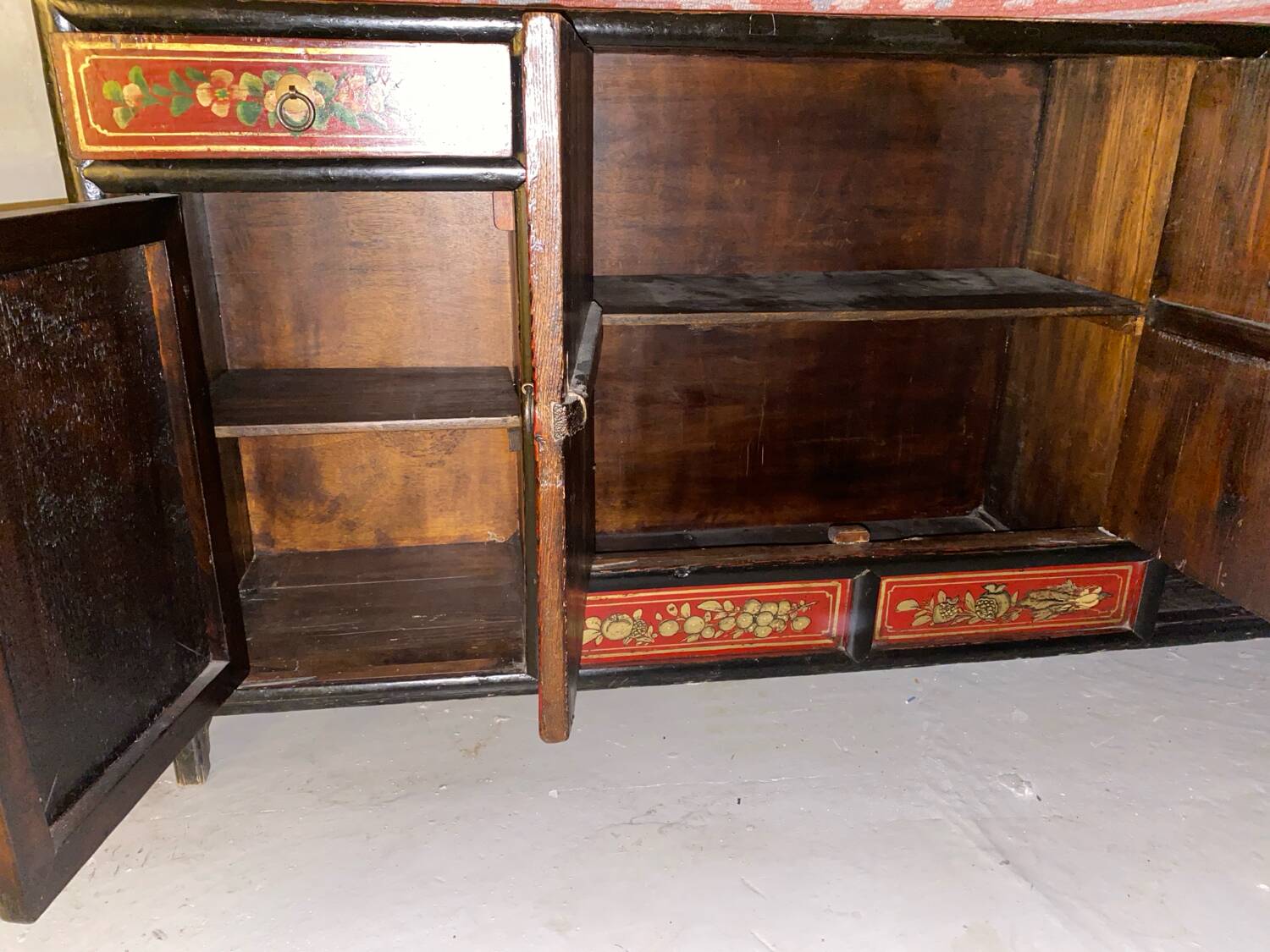 Buffet furniture / Chinese painting