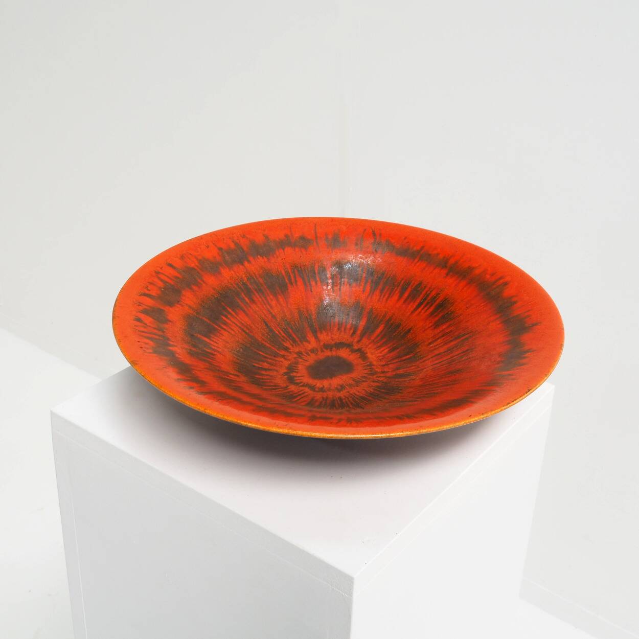 Villeroy & Boch “Septfontaines” Bowl in Red, Orange and Brown