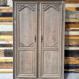 Aero-blasted oak wardrobe