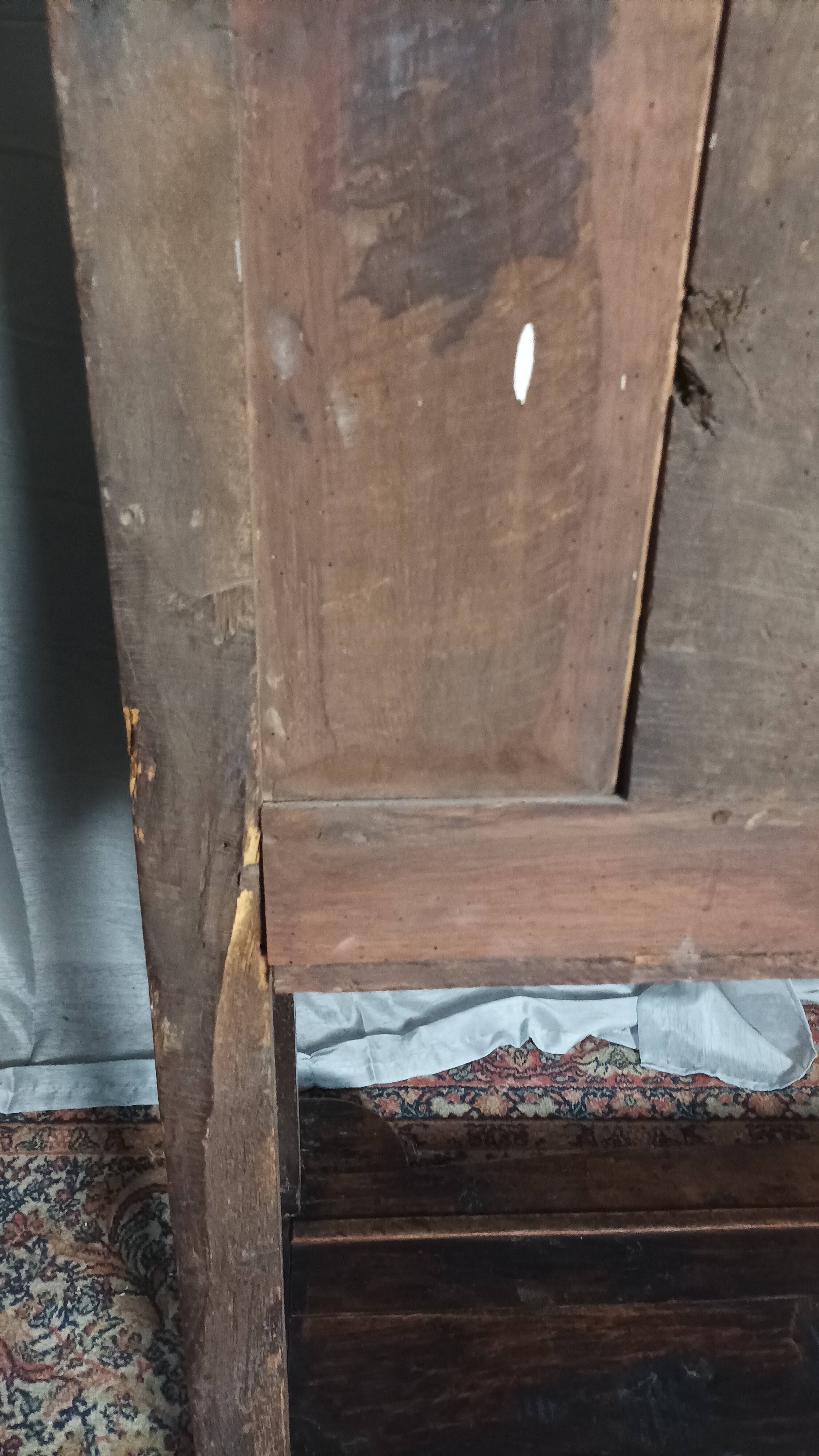 Provençal ash dresser