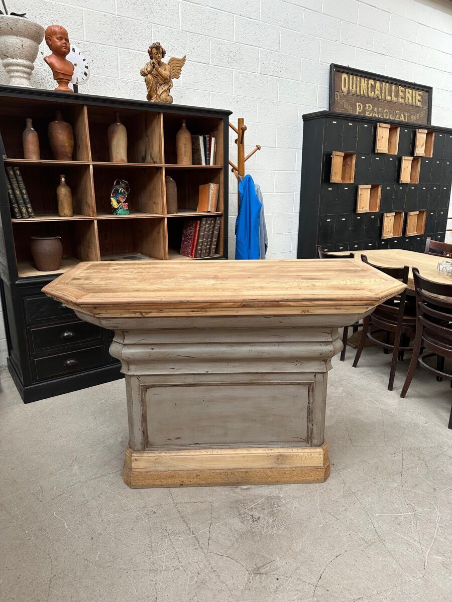 Oak bar counter