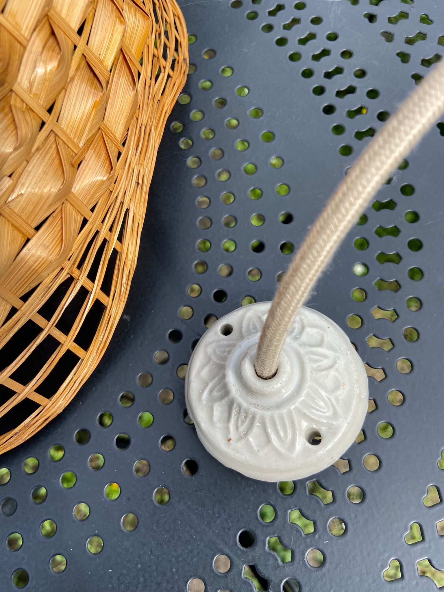 Suspension in rattan and vintage wicker