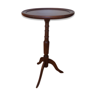 Table 3 wooden feet