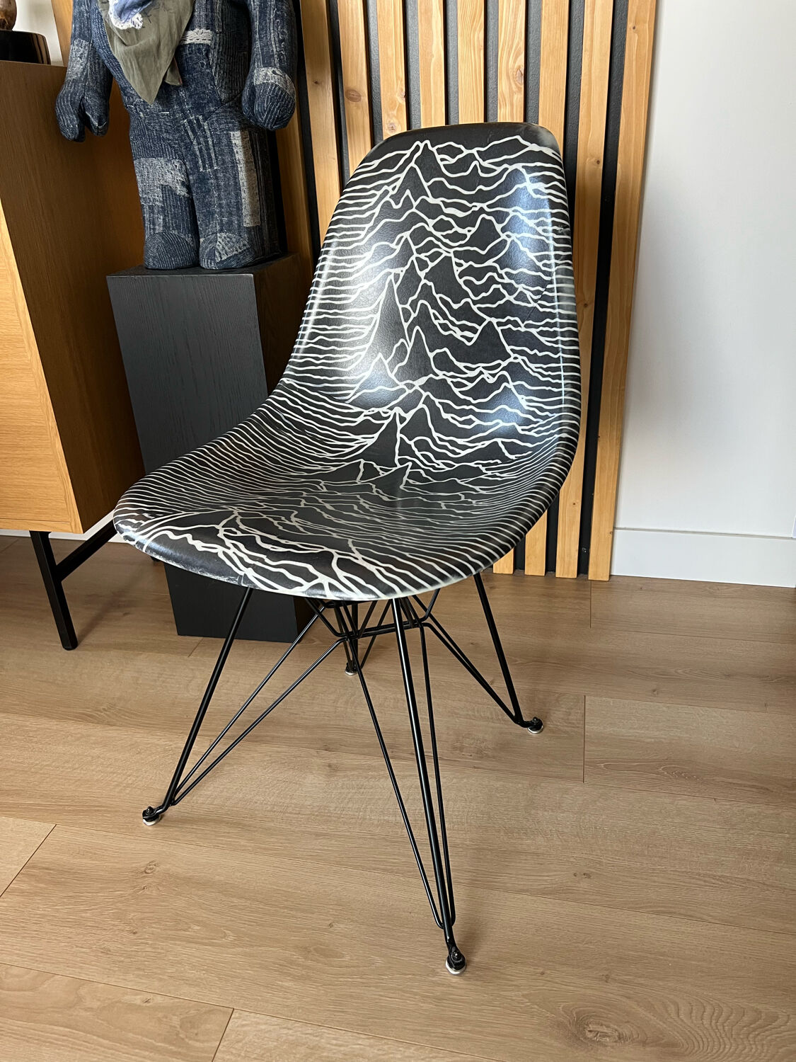 Chair Modernica x Joy Division Pleasures | Selency