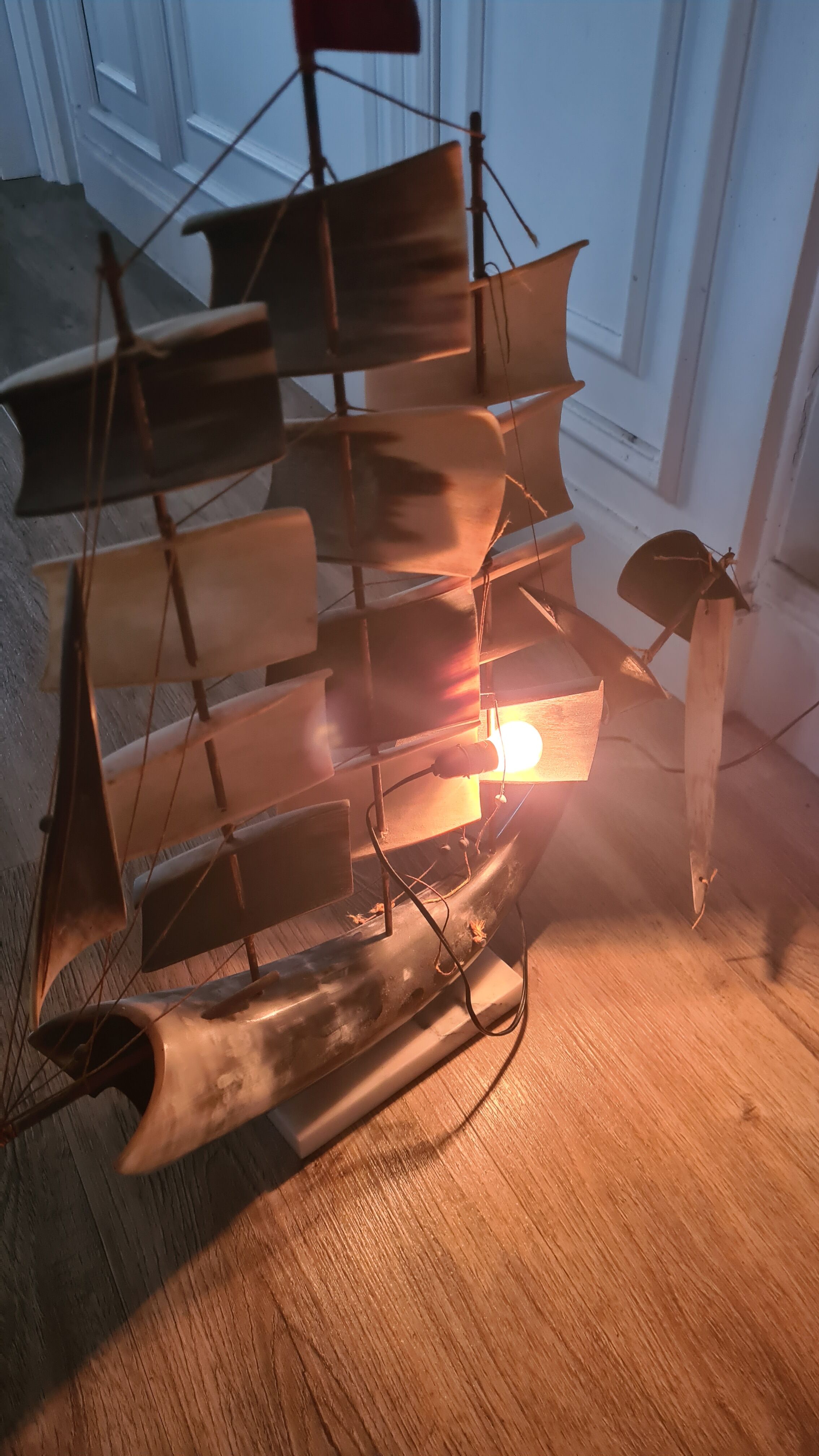 Bovine horn boat lamp