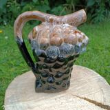 Carafe of grapes