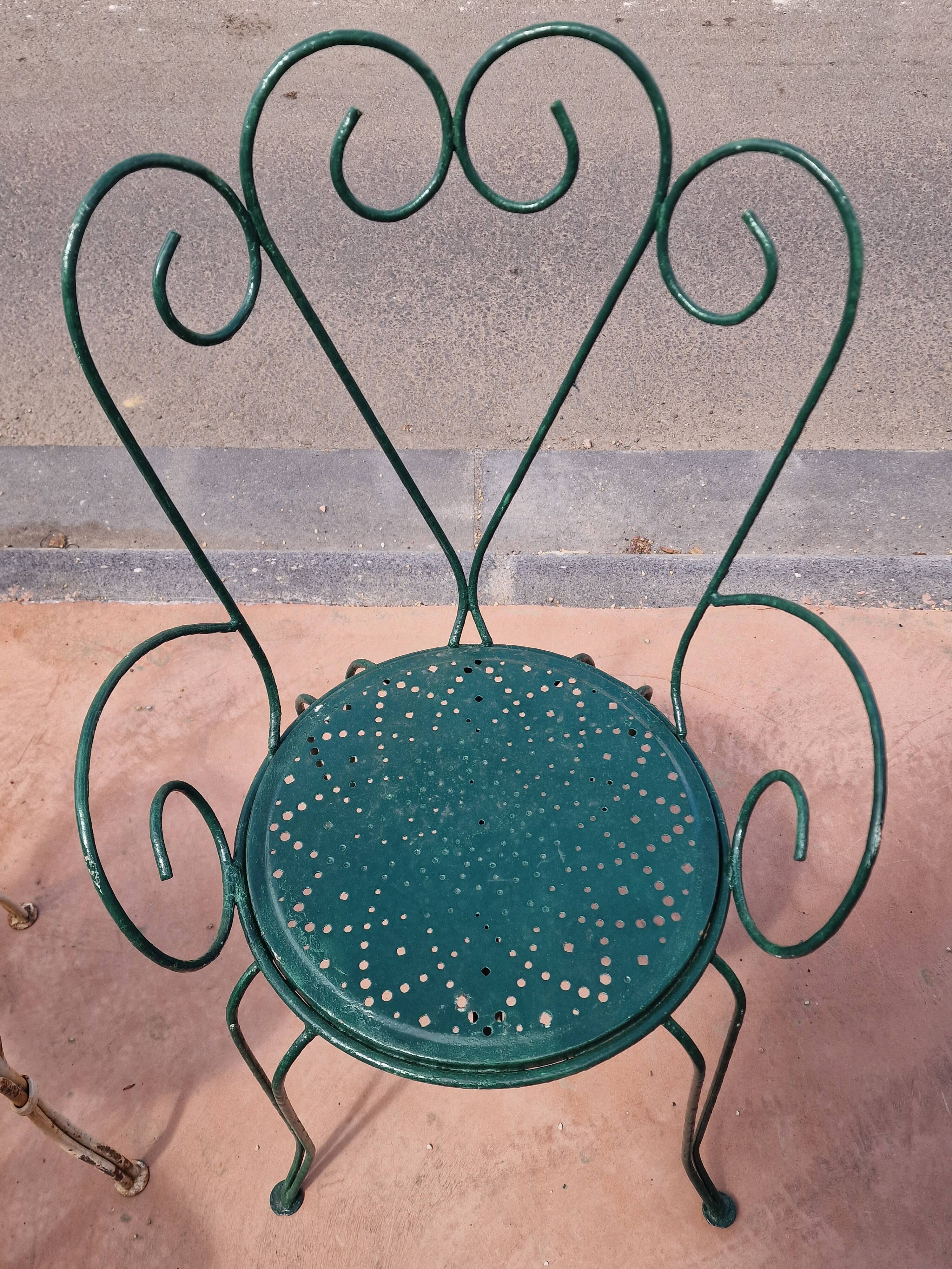 Salon de jardin en fer vert (1 table + 4 chaises)