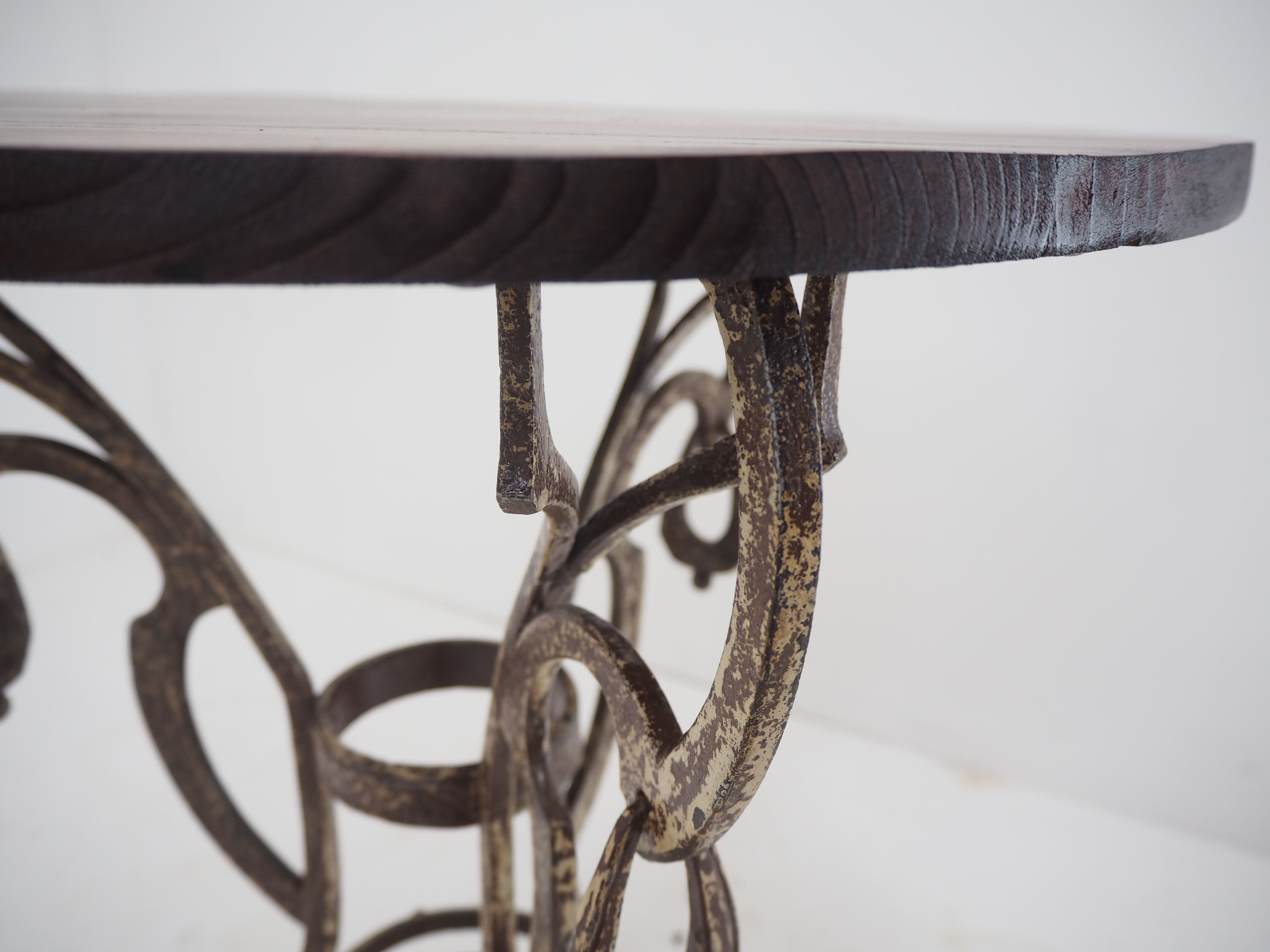 Table d’appoint en fer industriel antique