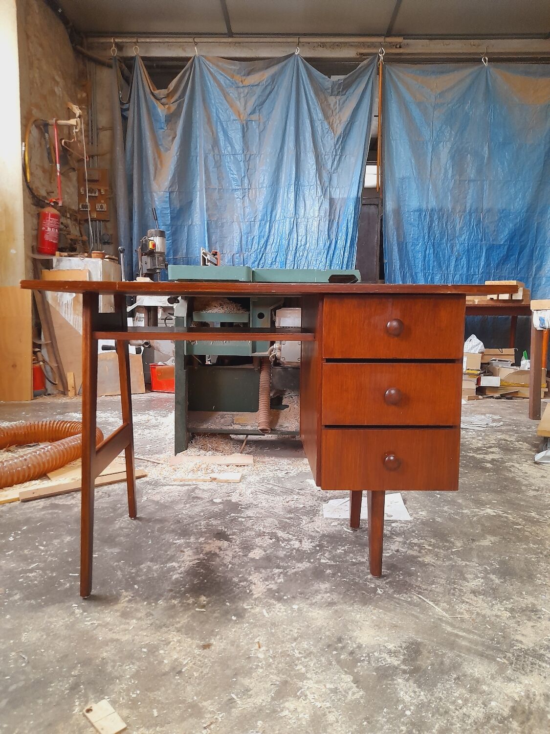 Vintage desk feet compass