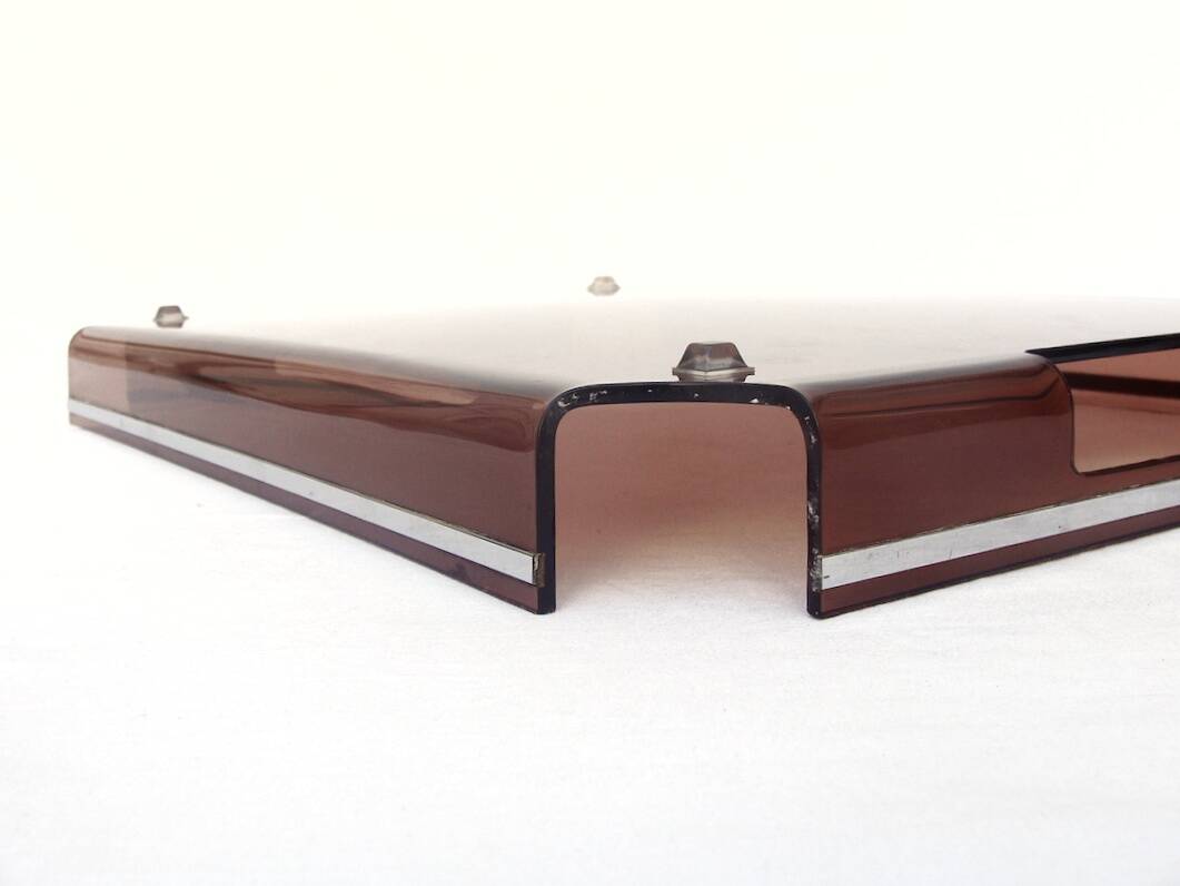 Plateau design 1970 en plexiglas fumé