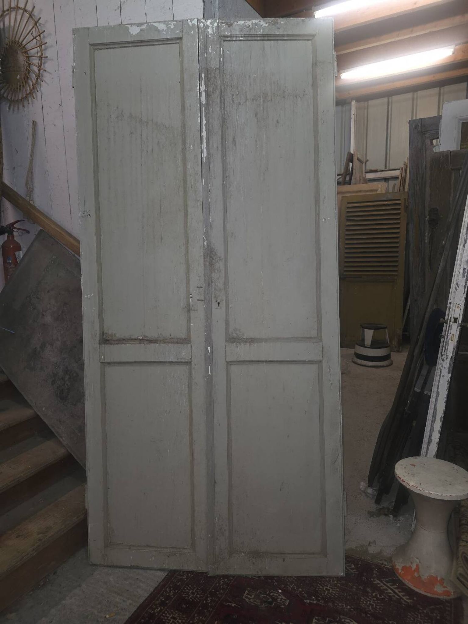Anciennes portes double en sapin