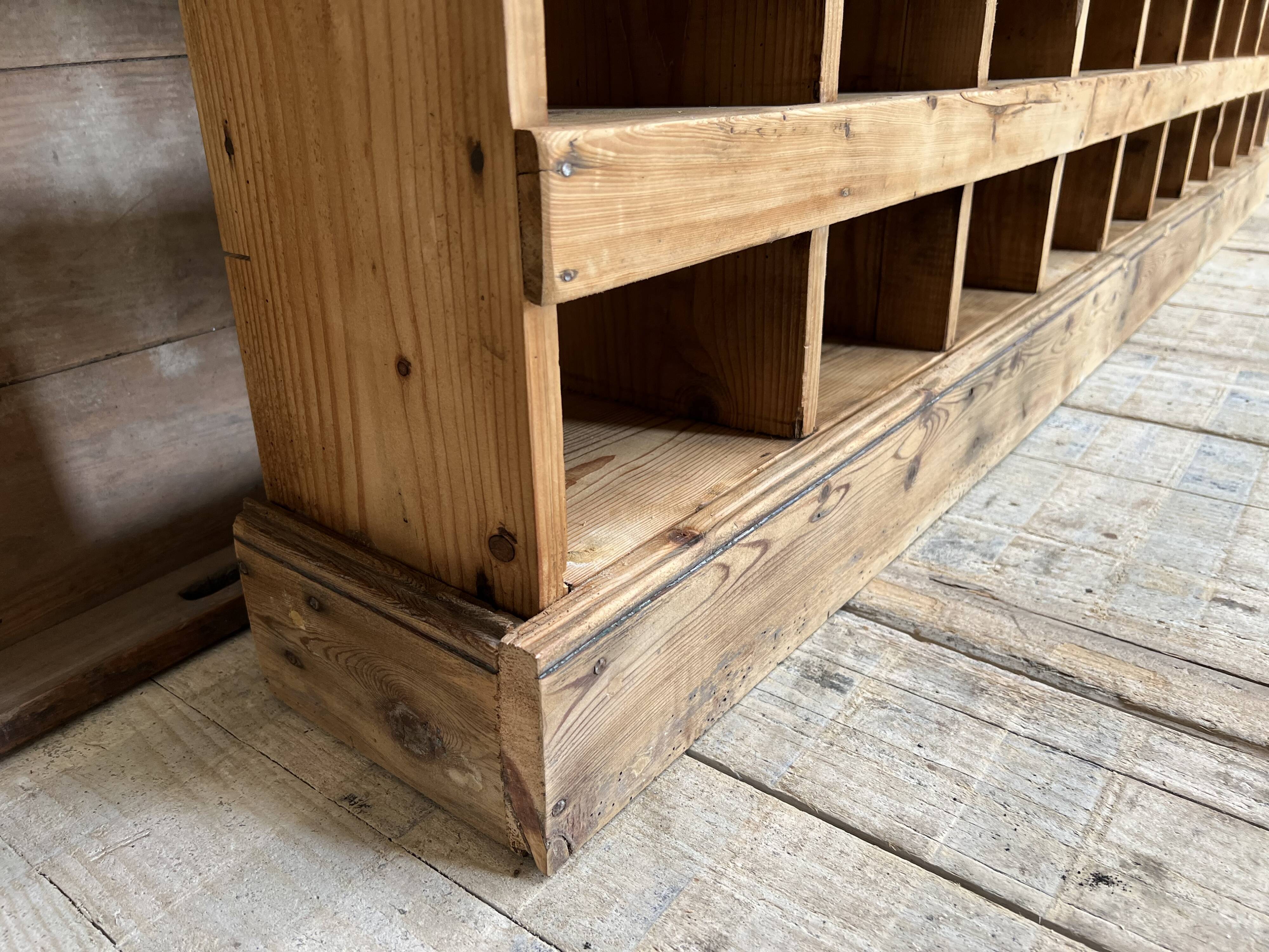 Trade cabinet cabinet