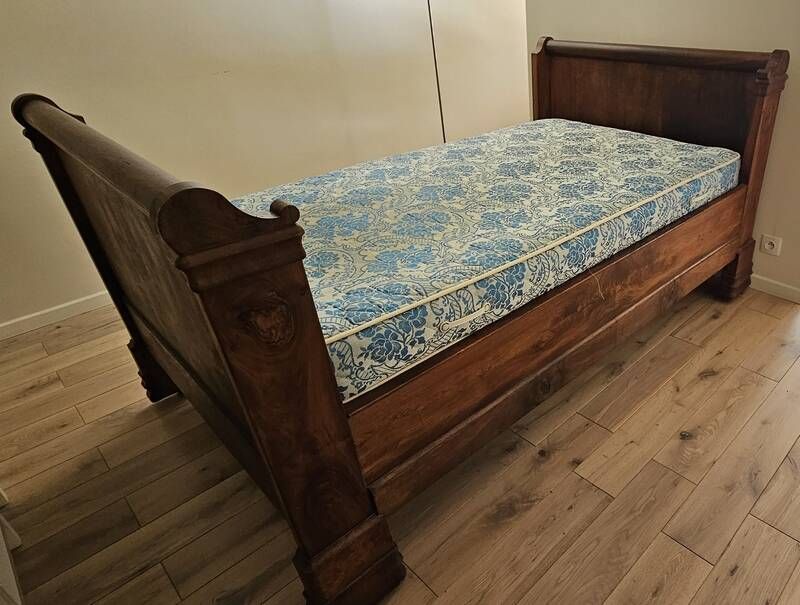 Lit boat Louis-Philippe in walnut, 19th century
