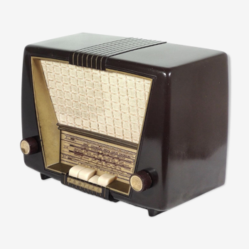 Vintage Bluetooth radio: 1956 Pontiac 551 Novak