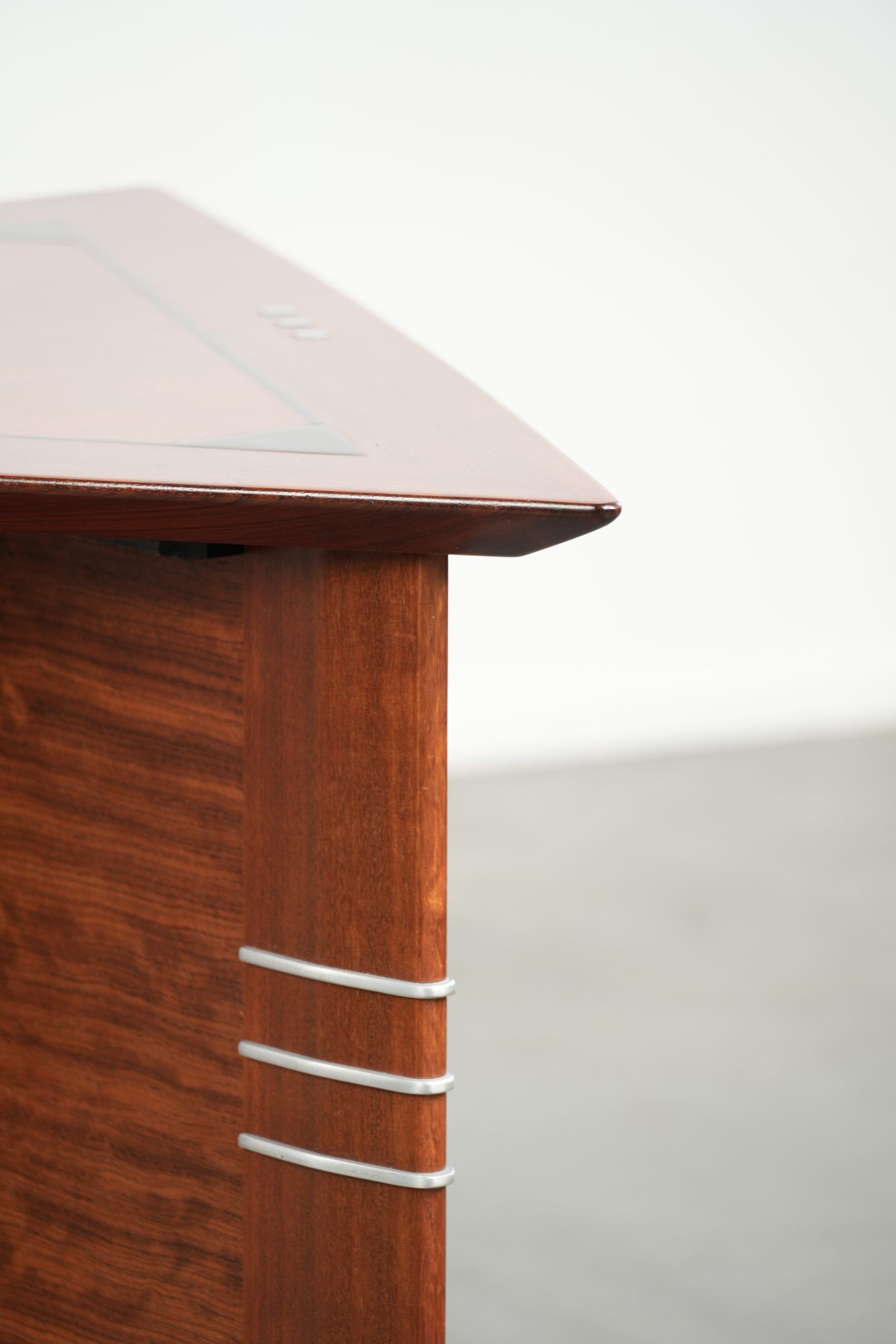 Table d'appoint, café Art Déco de forme triangulaire