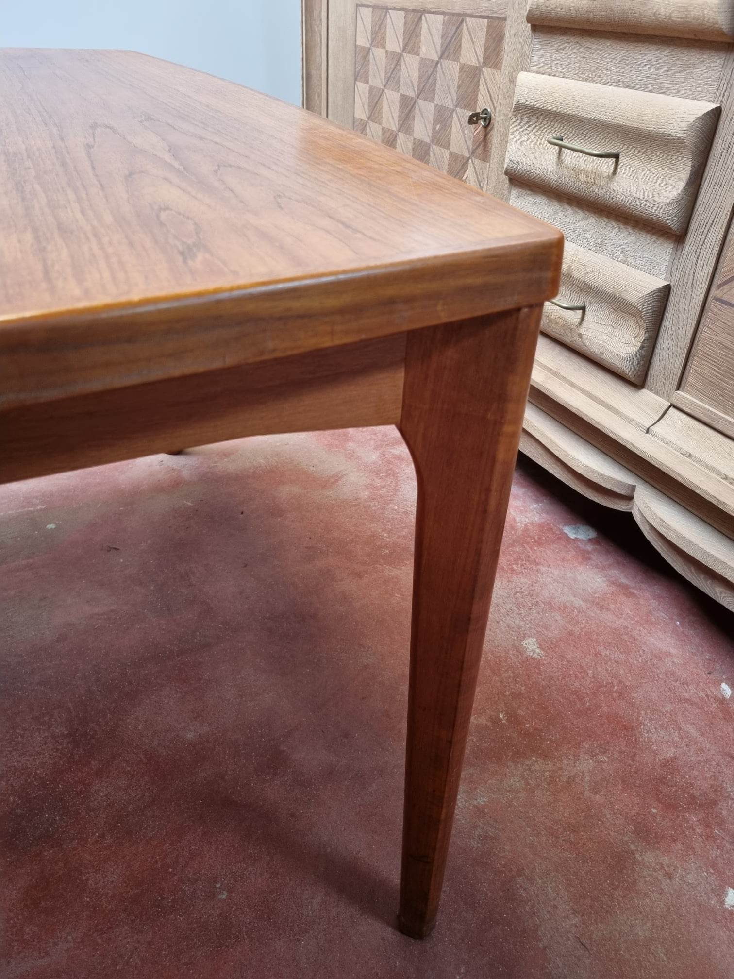 Scandinavian square extension table