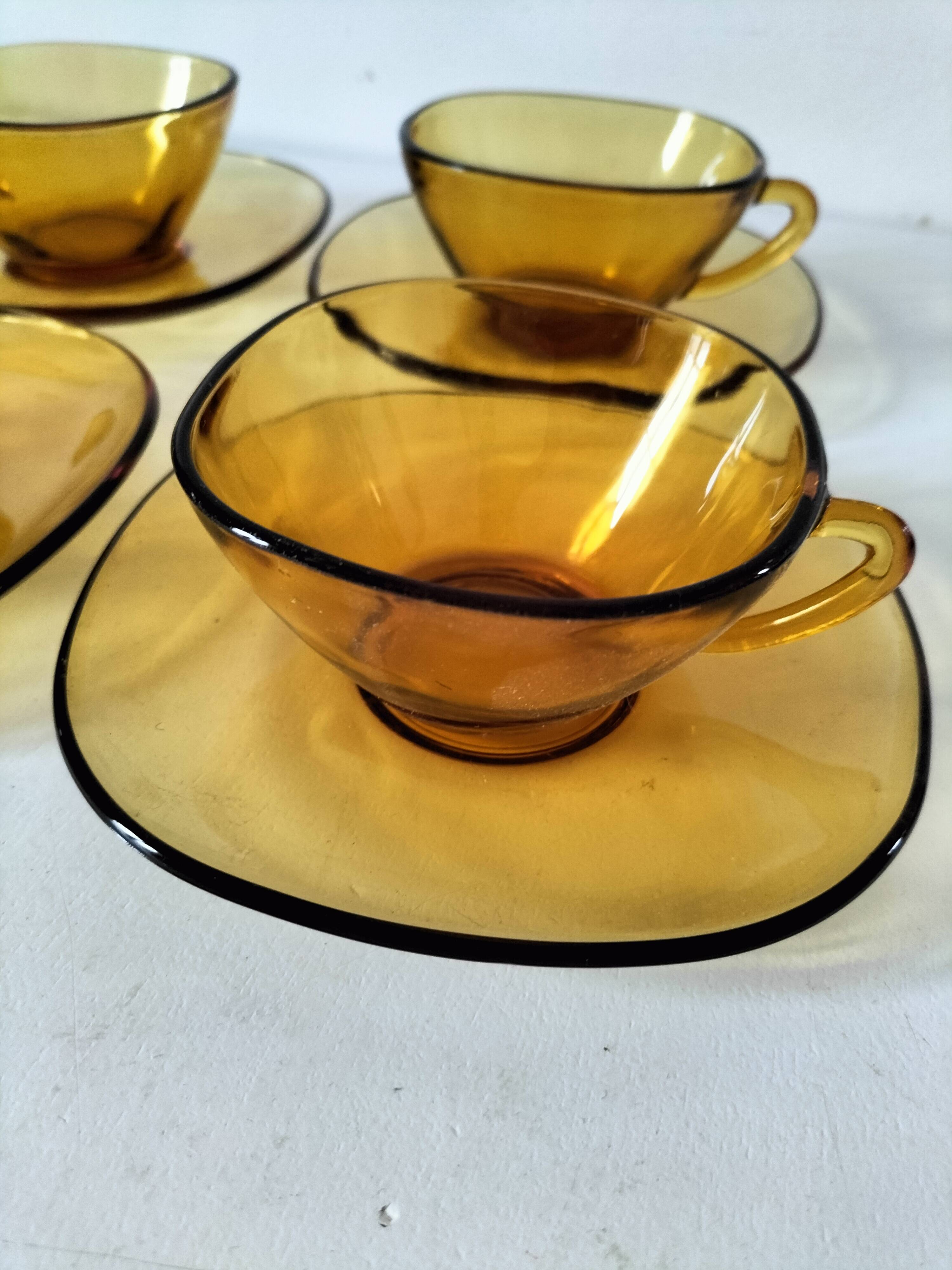 4 cups and saucers VERECO amber