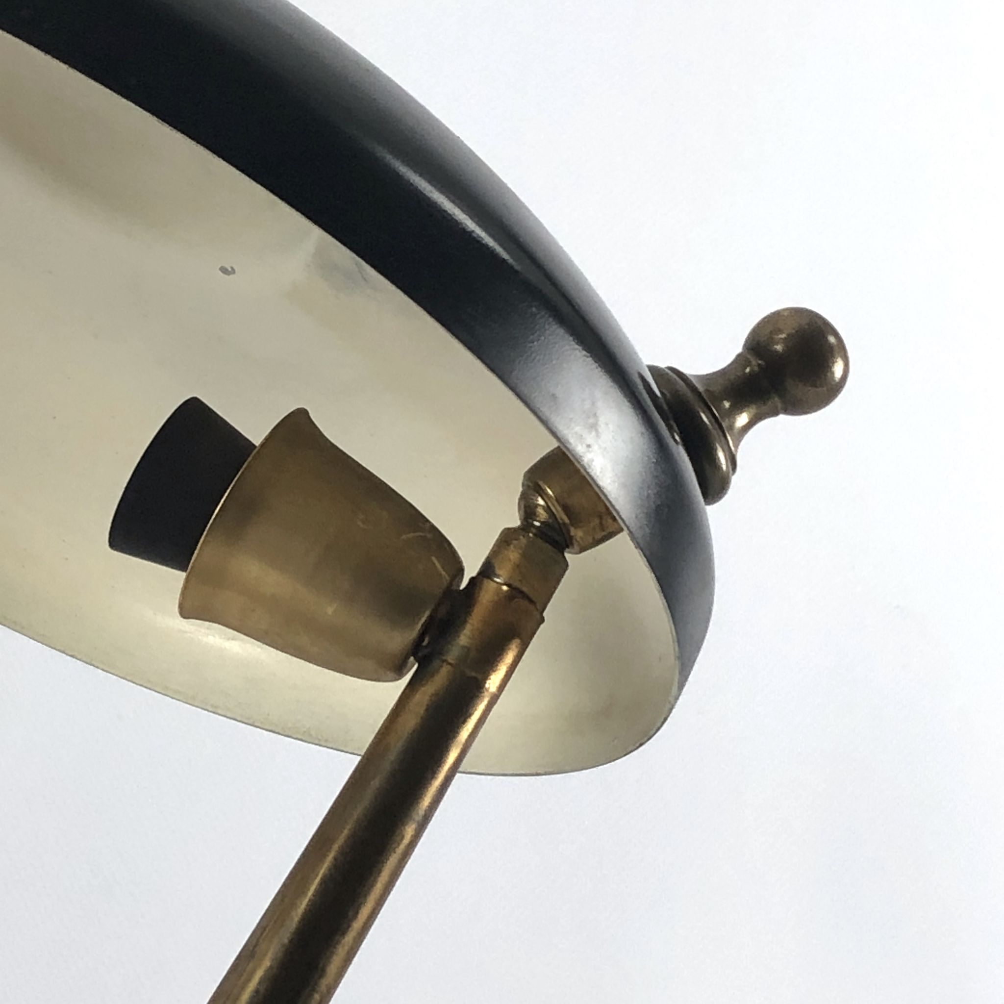 Lumi Milano, Mid-century brass and lacquer two joints table lamp