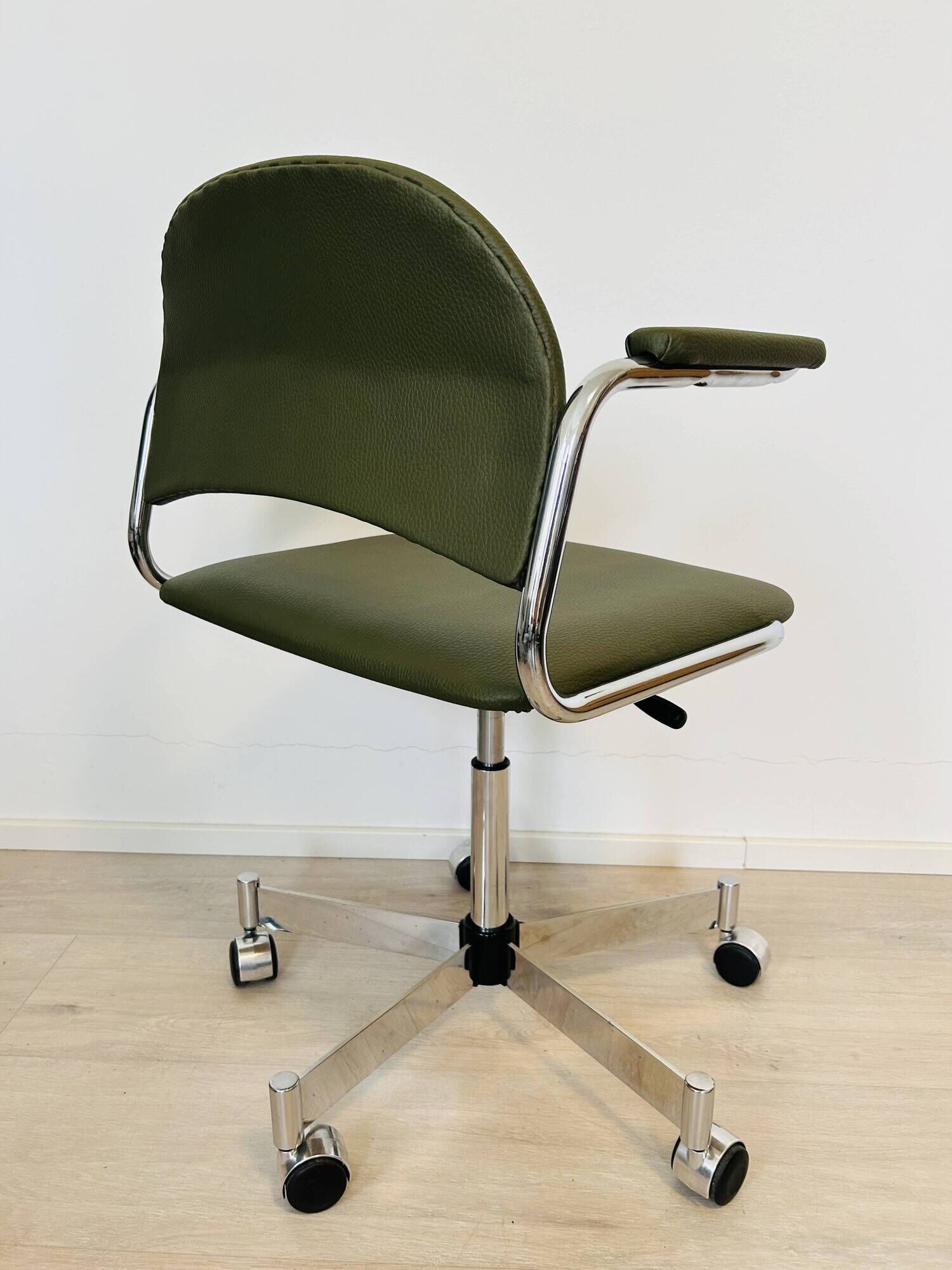 Fully Restored  Olive Office Chair by Kovona K-107, Czechoslovakia 1970