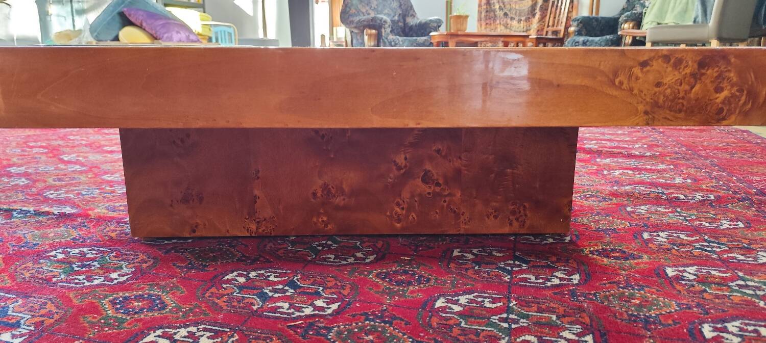 Table basse en loupe d'orme, par Roche Bobois, 1970