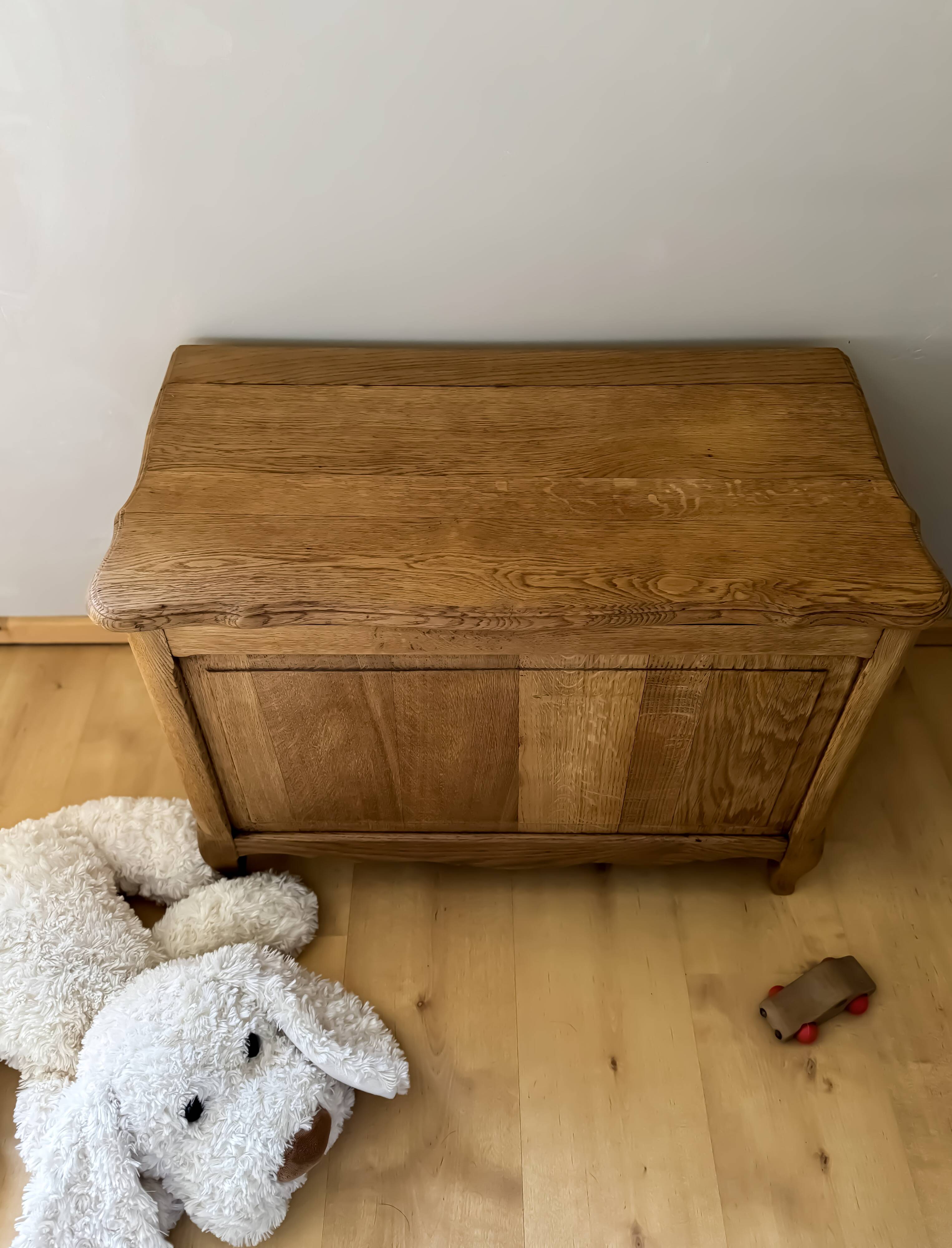 Toy chest