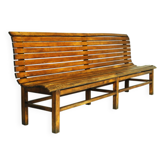 Banc de gare intérieur long en hêtre massif 1930