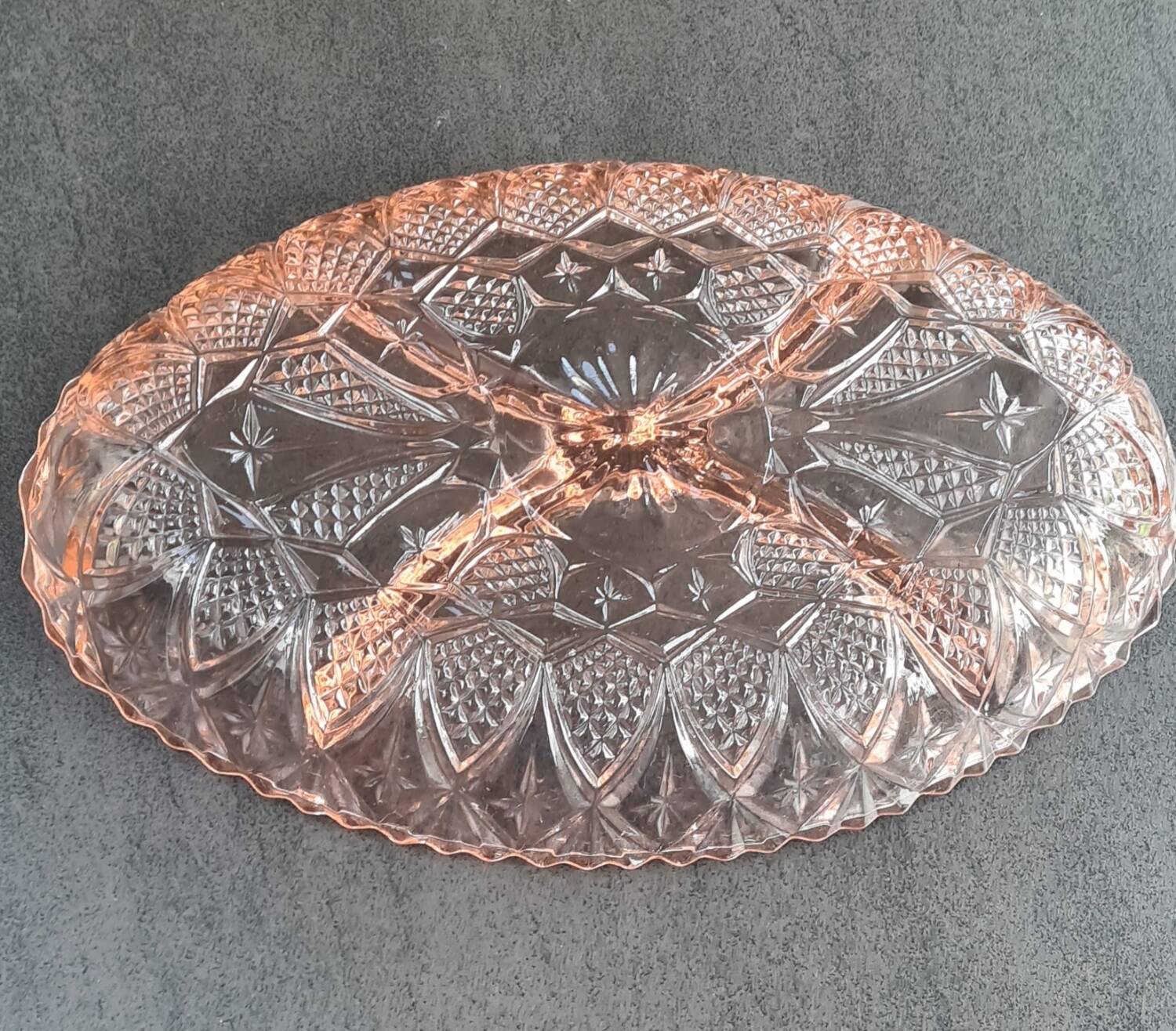 Serviteur apéritif en verre rose : Art Déco