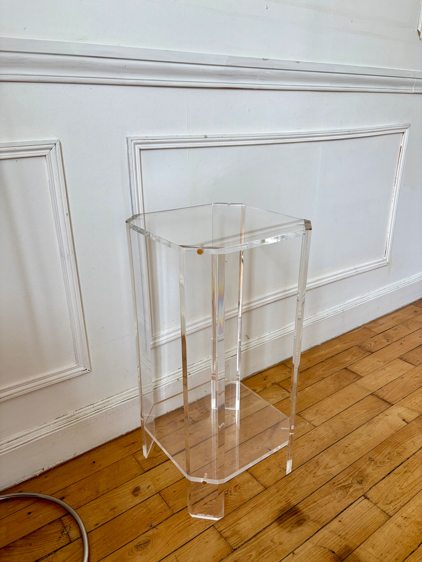 Plexiglass pedestal David Lange