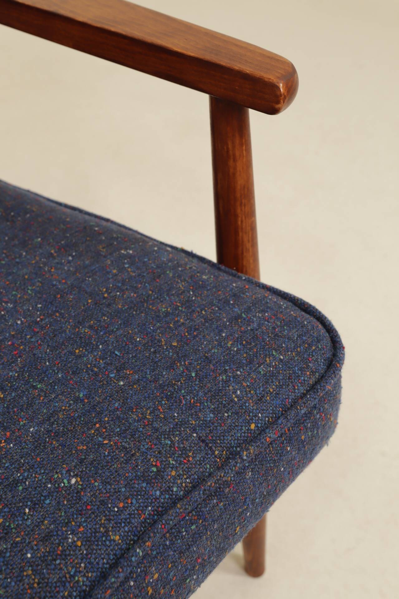 Paire de fauteuils scandinave vintage bleu marine tweed 