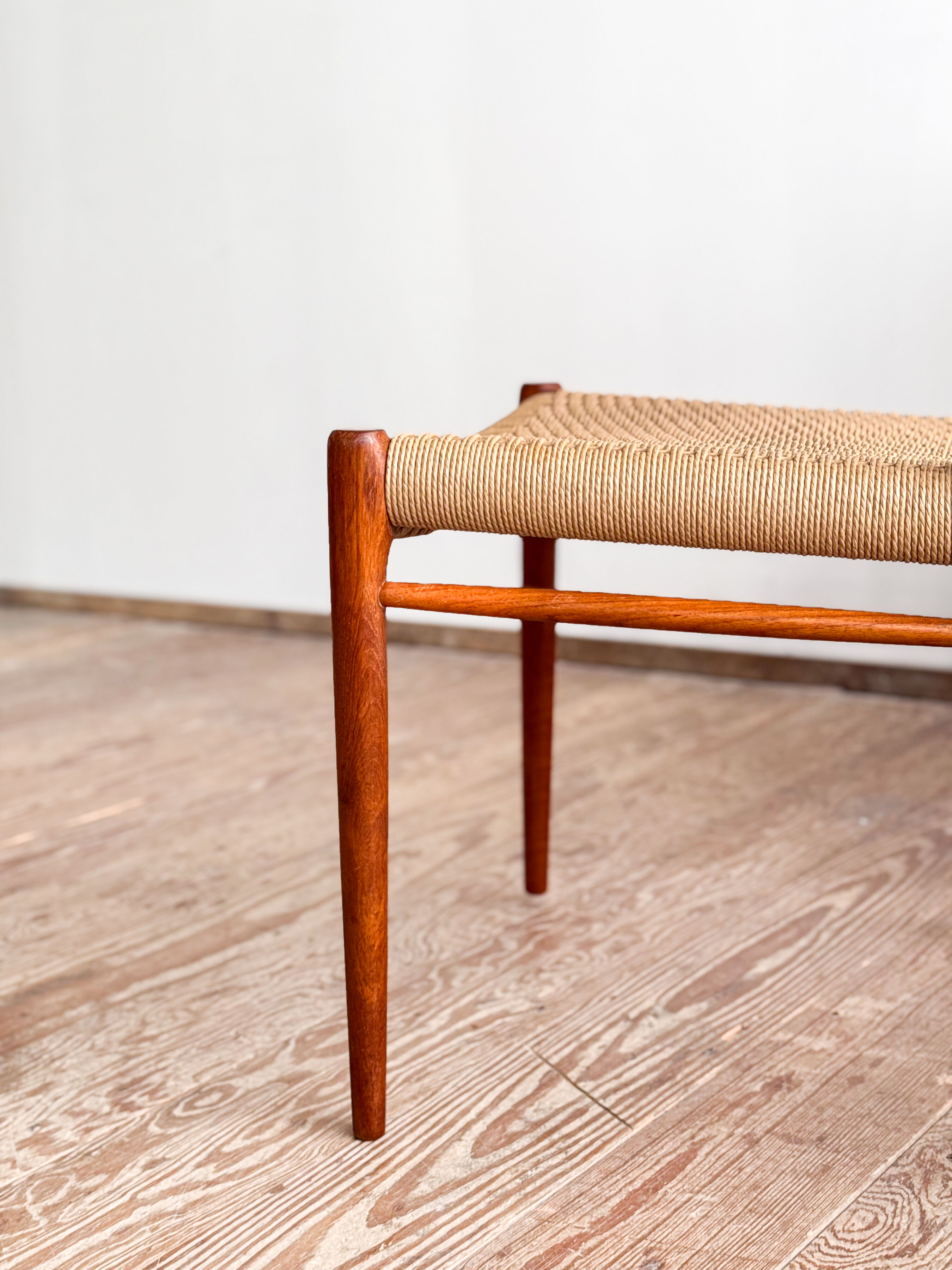 Ensemble de 4 chaises de salle à manger modèle 75 en teck, Niels O. Møller
