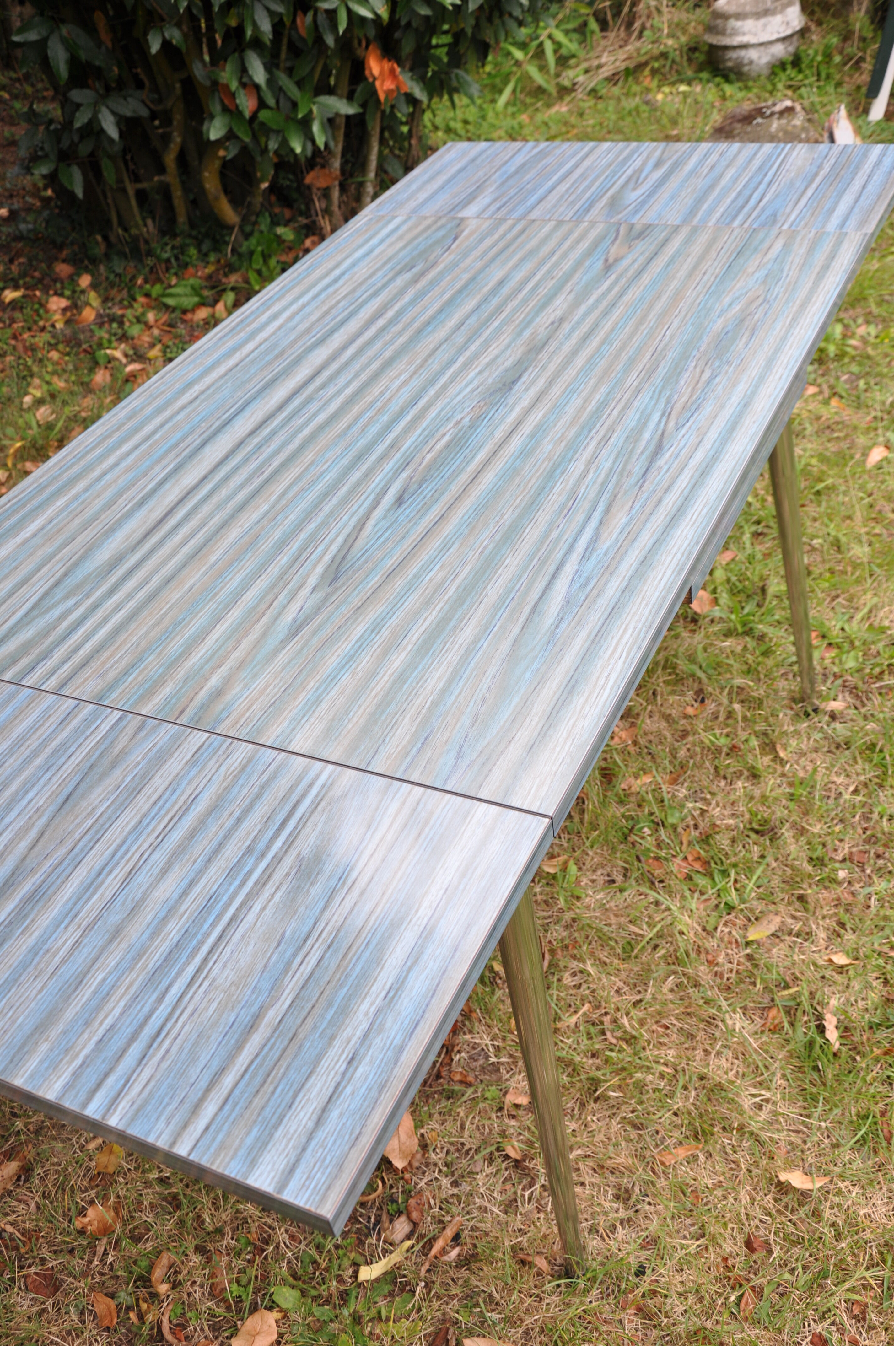 Table in formica