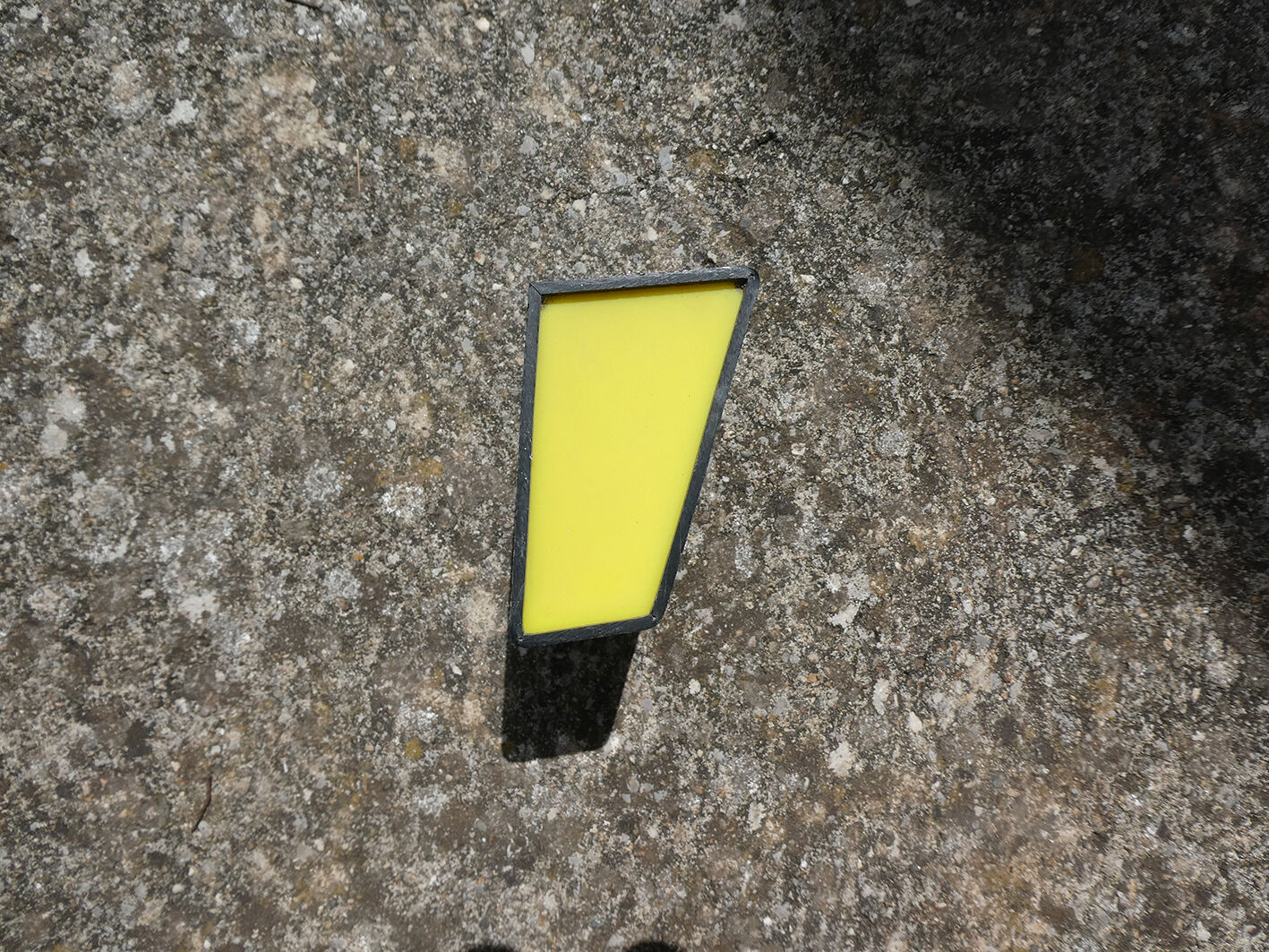 Yellow and black industrial sign apostrophe