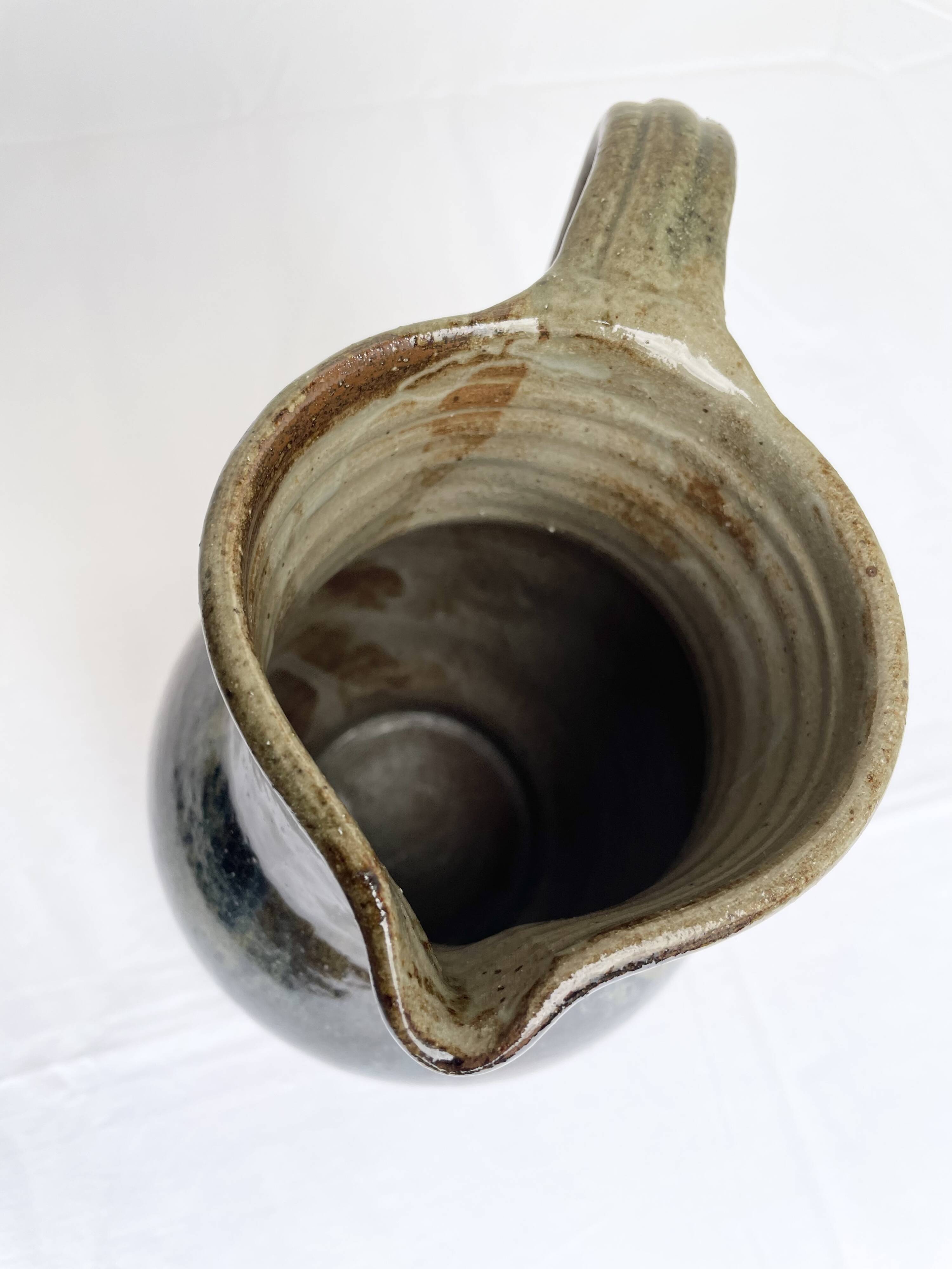 Pichet en grès vernissé fait main et signé – Atelier de La Borne / Puisaye