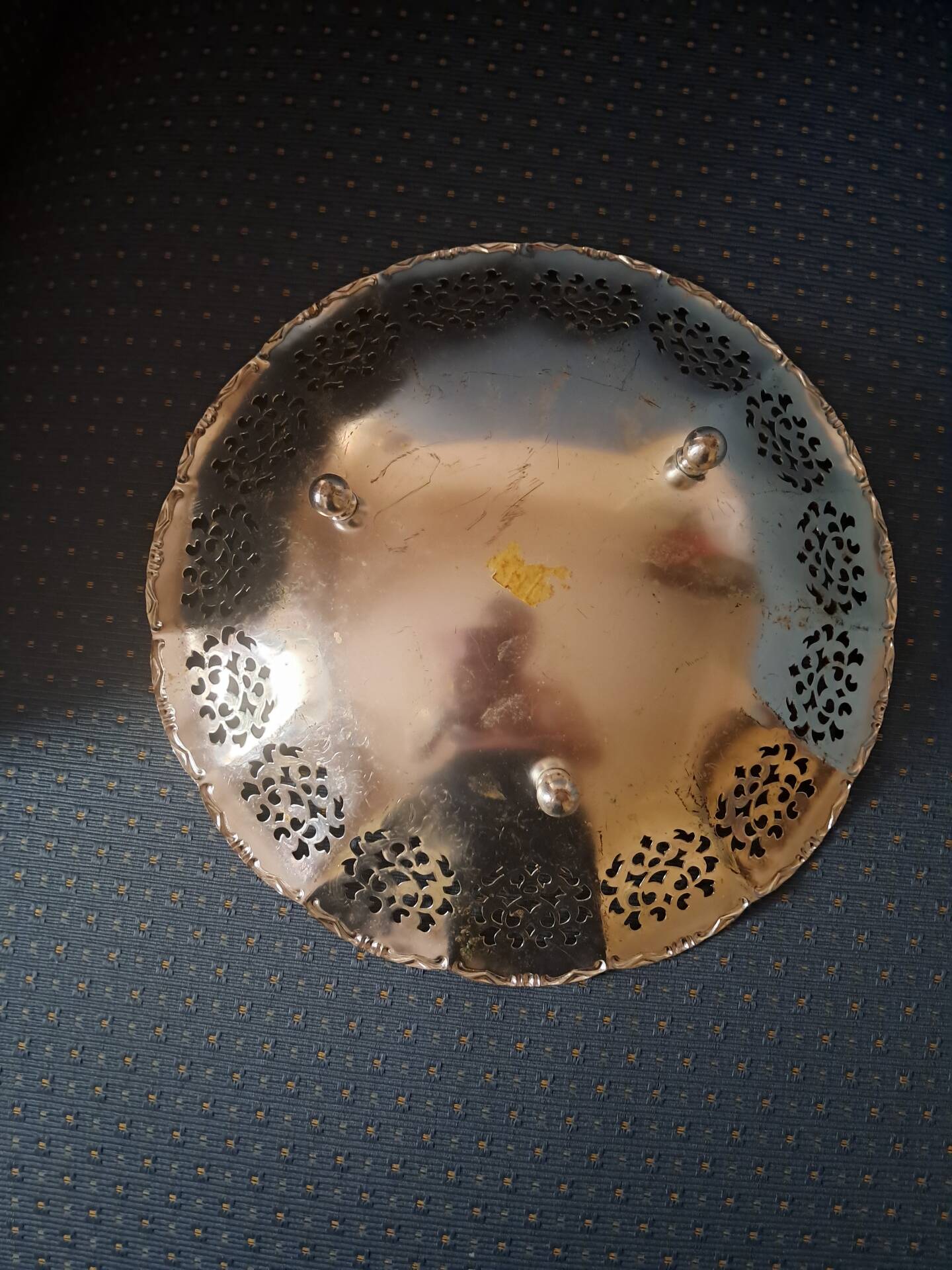 Metal bread basket