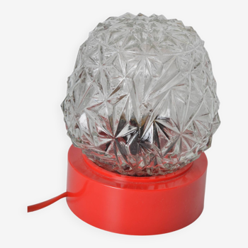 red globe lamp