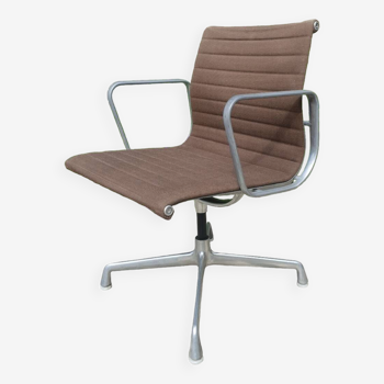 EA 108 armchair by Charles and Ray Eames 1970