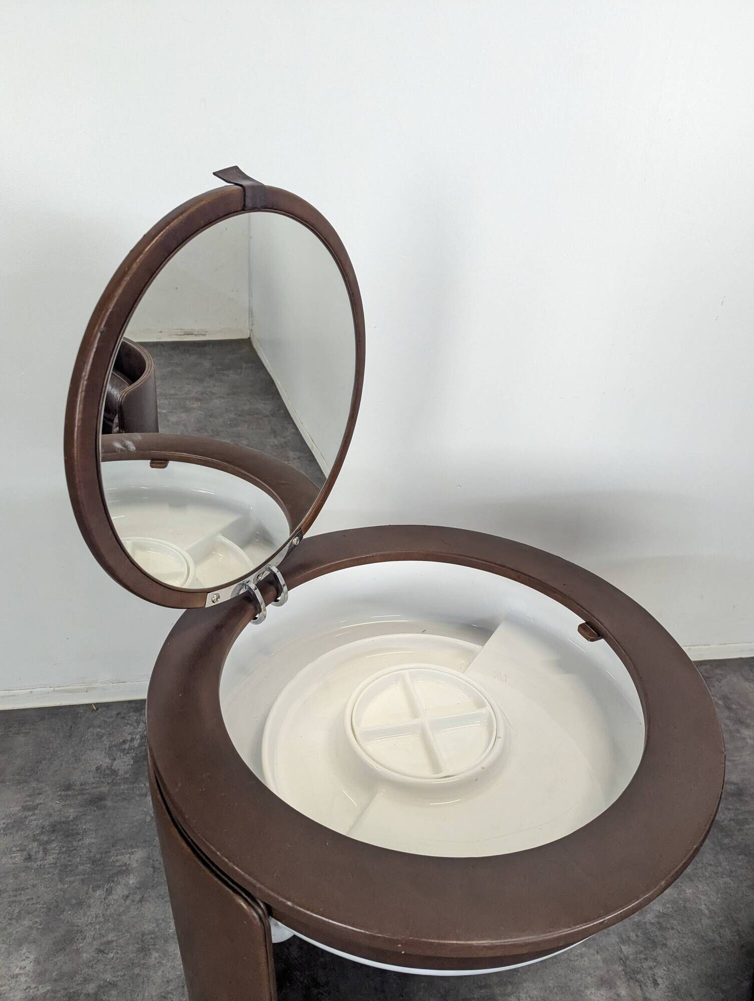 Hairdresser by Luigi Massoni for Poltrona Frau